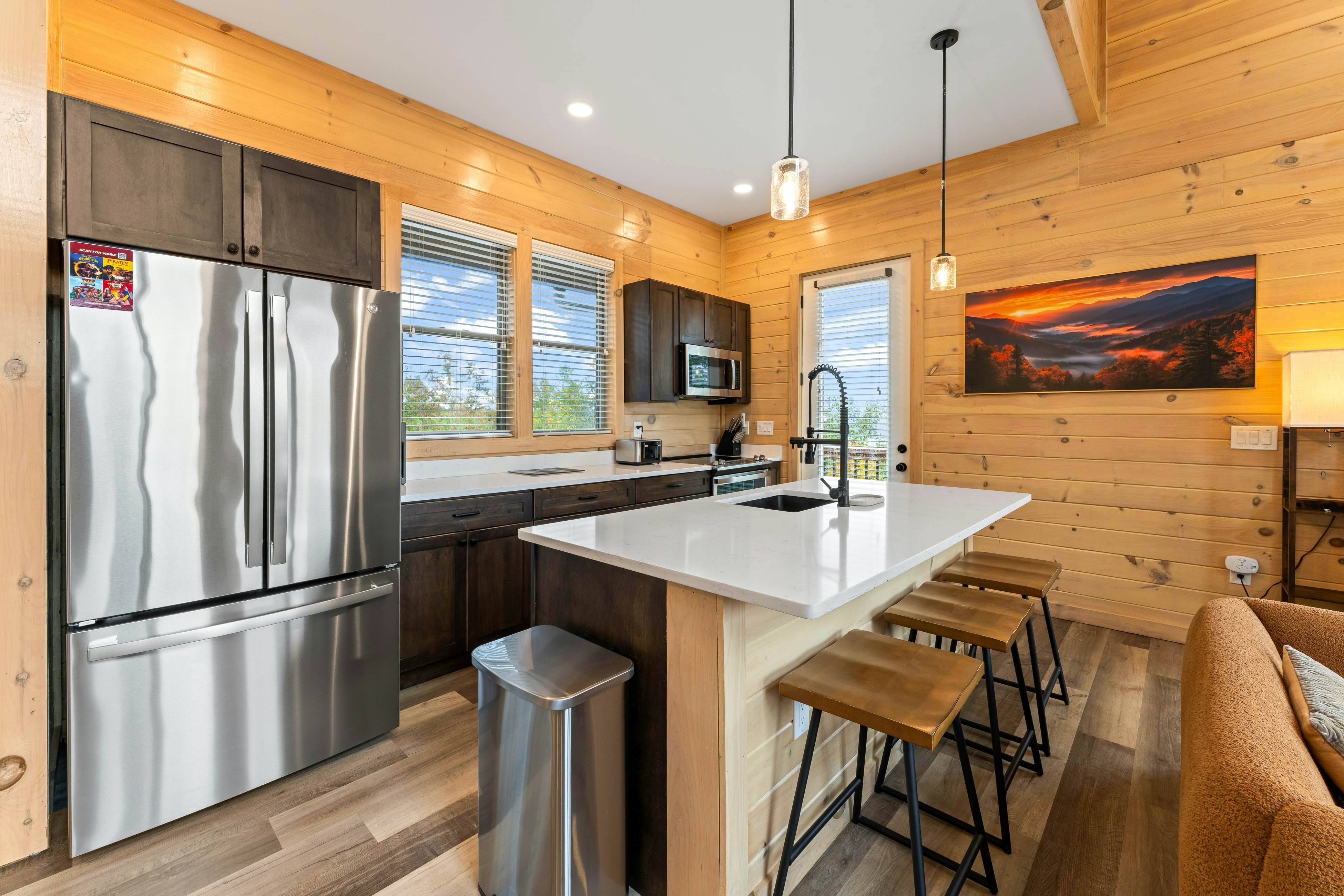 Lake View Cabin, Sleeps 10・Hot Tub・Games・Theater