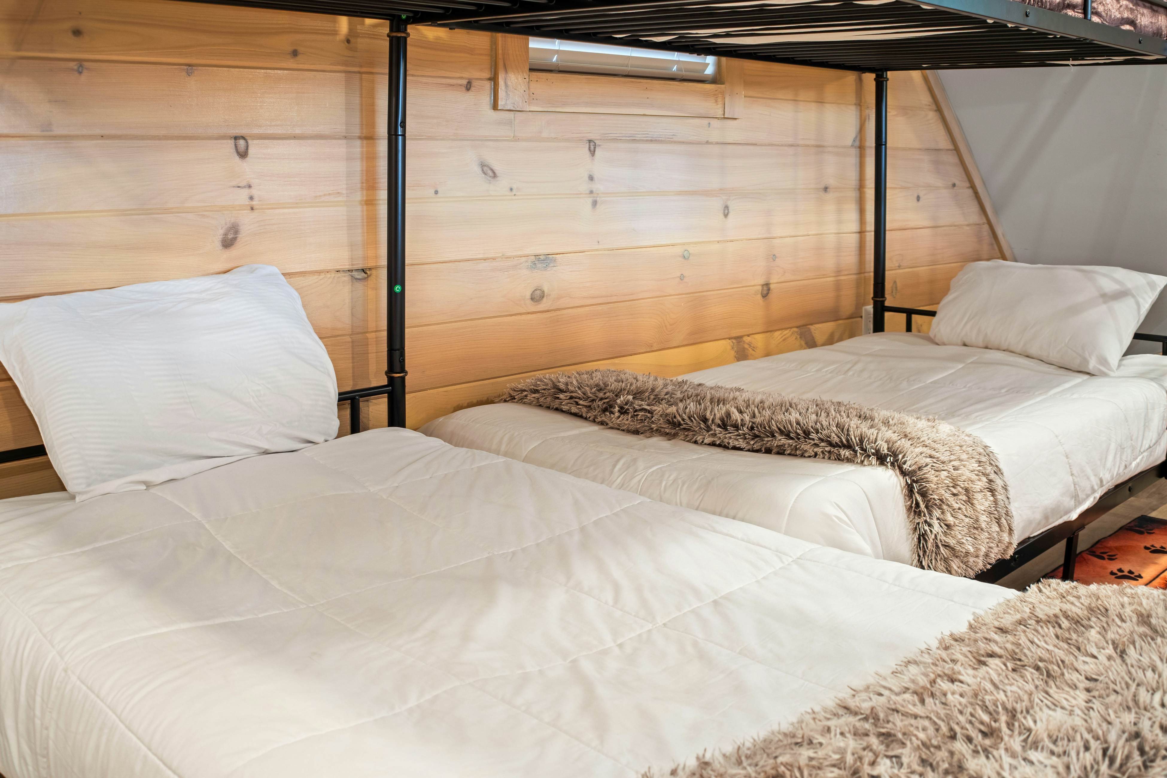 Lake View Cabin, Sleeps 10・Hot Tub・Games・Theater