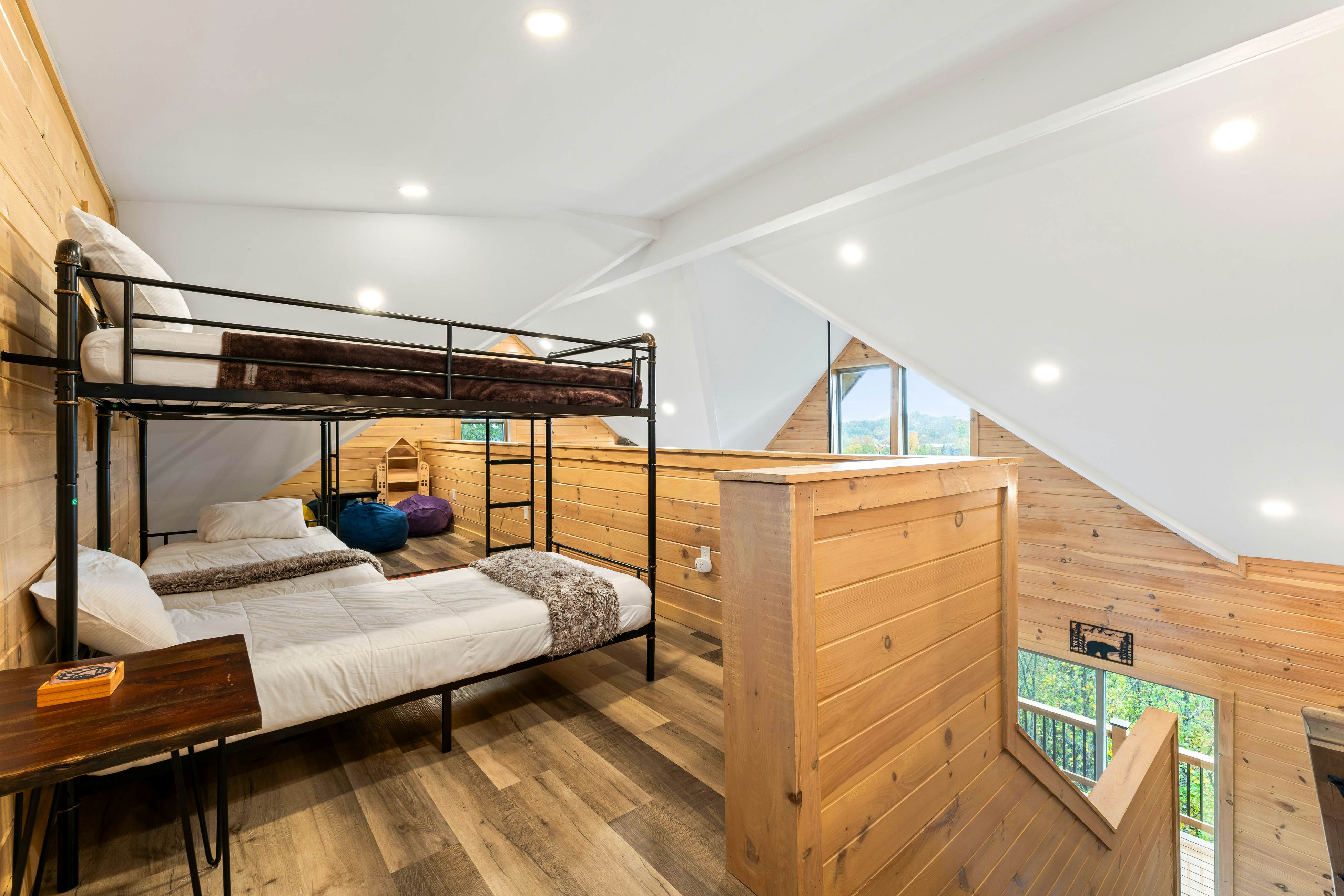 Lake View Cabin, Sleeps 10・Hot Tub・Games・Theater