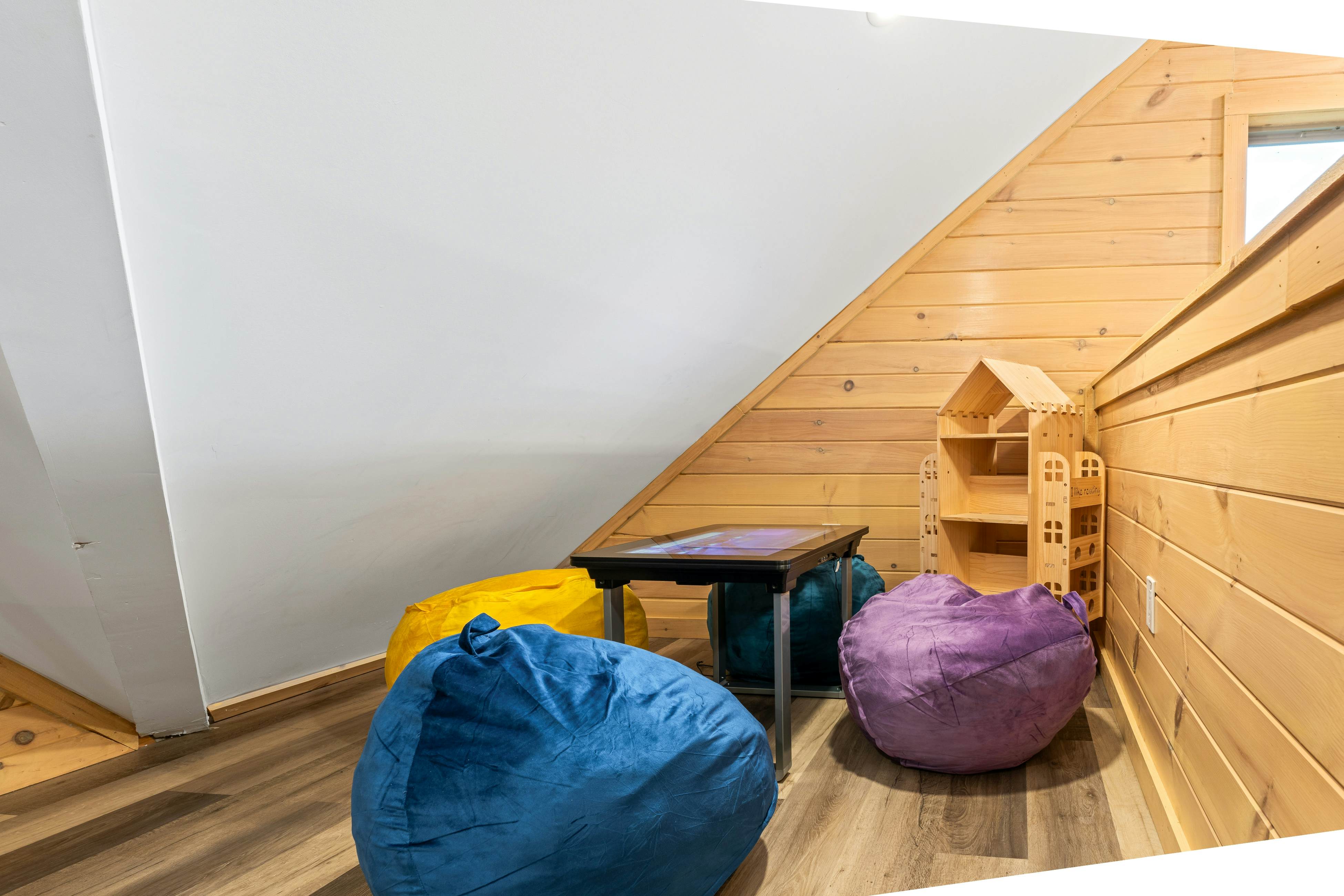 Lake View Cabin, Sleeps 10・Hot Tub・Games・Theater