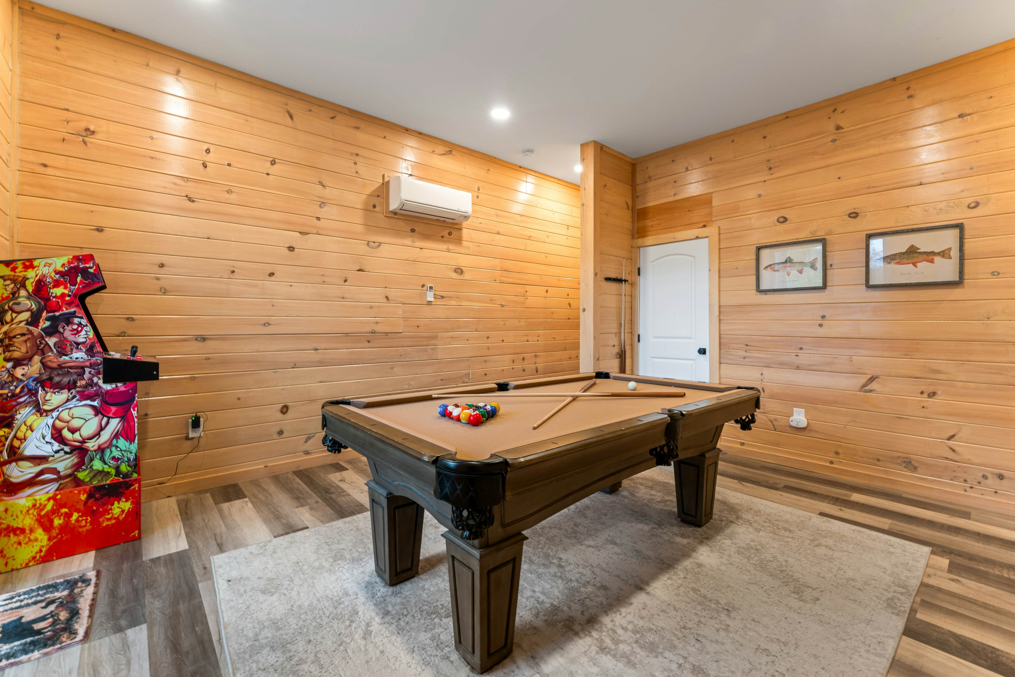 Lake View Cabin, Sleeps 10・Hot Tub・Games・Theater