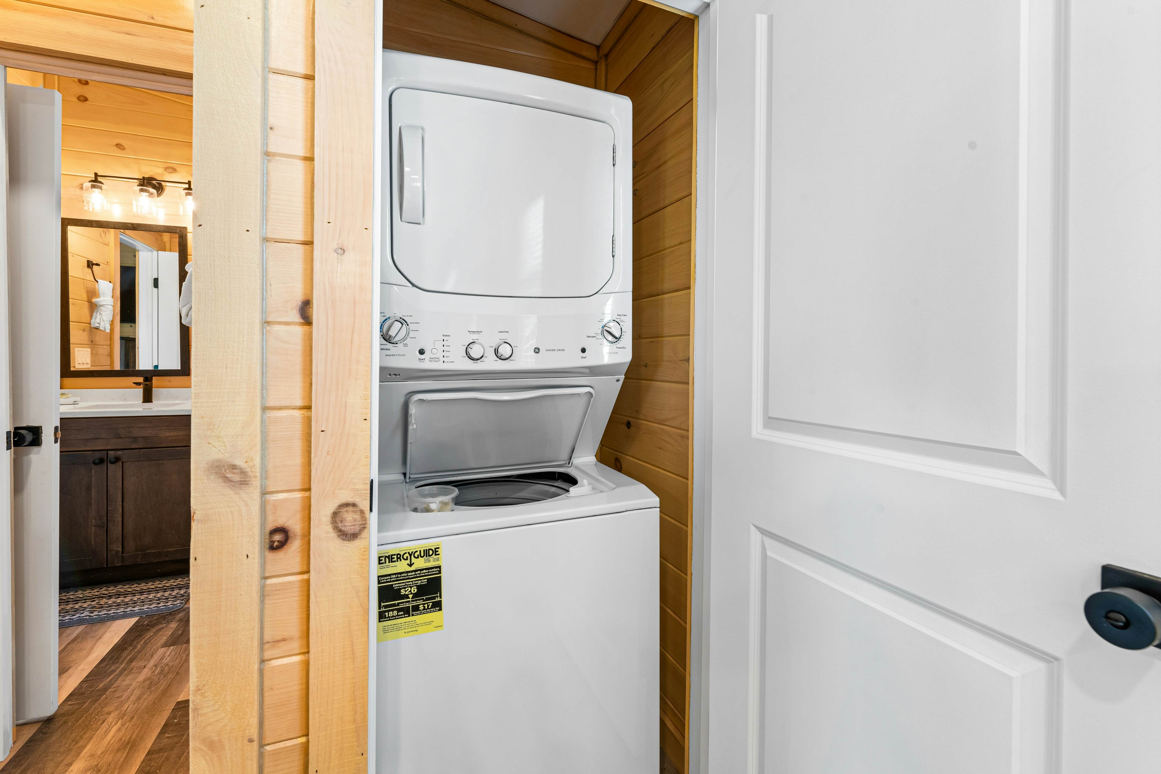 Lake View Cabin, Sleeps 10・Hot Tub・Games・Theater