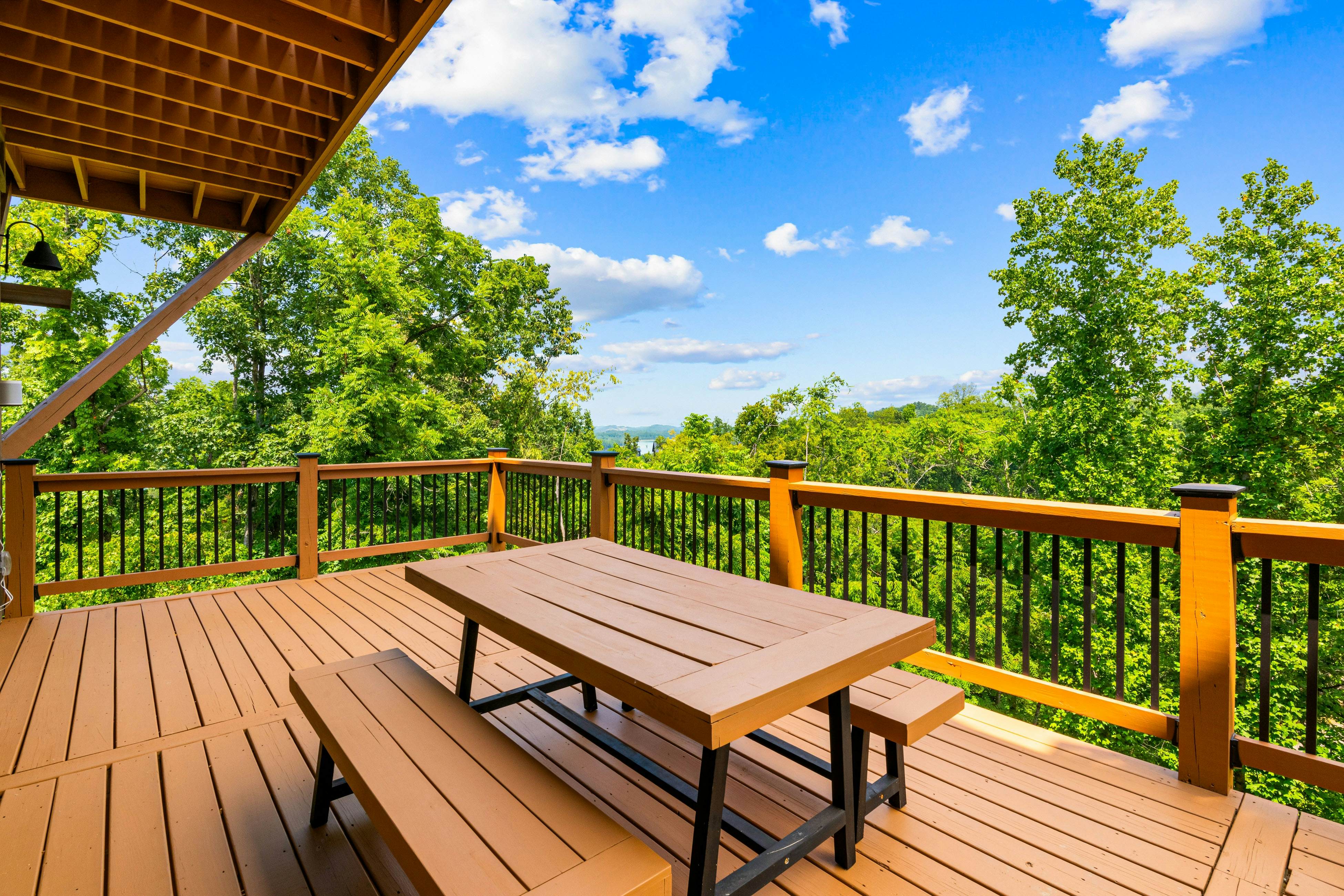 Lake View Cabin, Sleeps 10・Hot Tub・Games・Theater