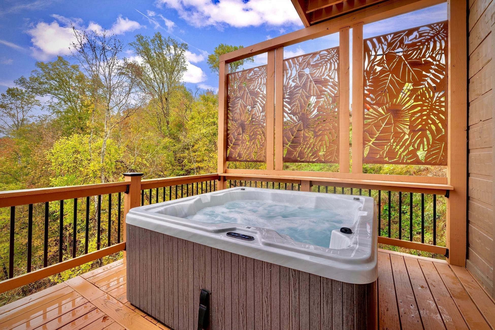 Lake View Cabin, Sleeps 10・Hot Tub・Games・Theater