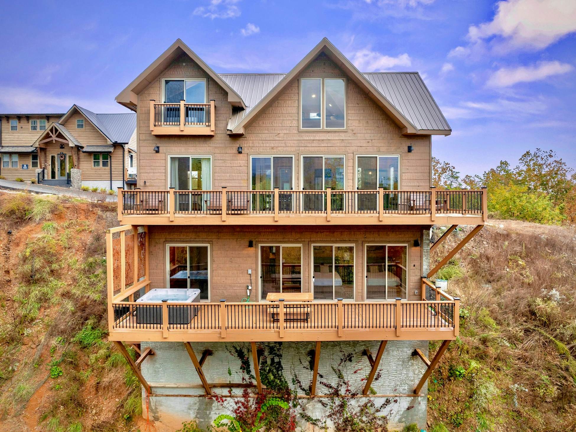 Lake View Cabin, Sleeps 10・Hot Tub・Games・Theater