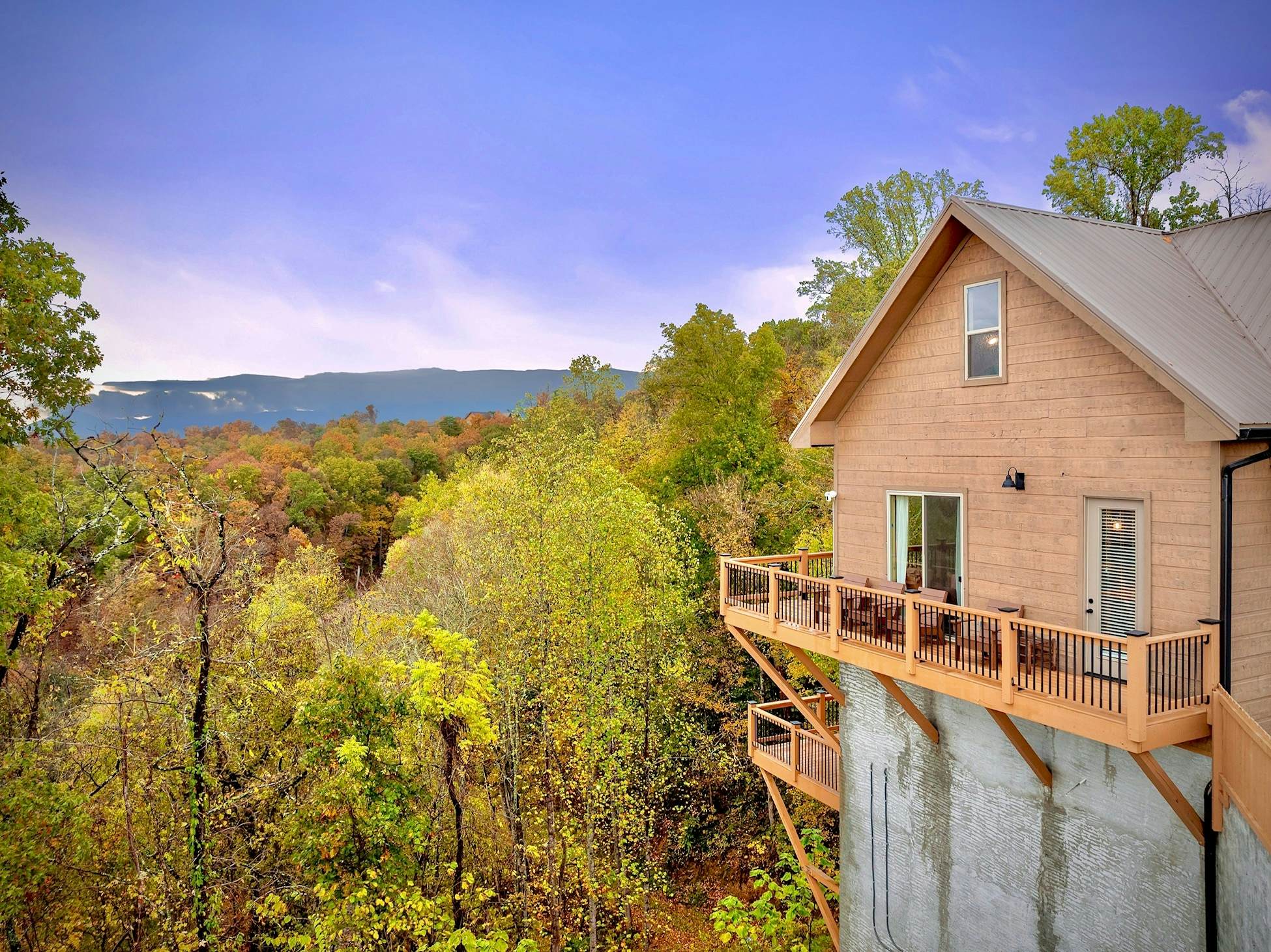 Lake View Cabin, Sleeps 10・Hot Tub・Games・Theater