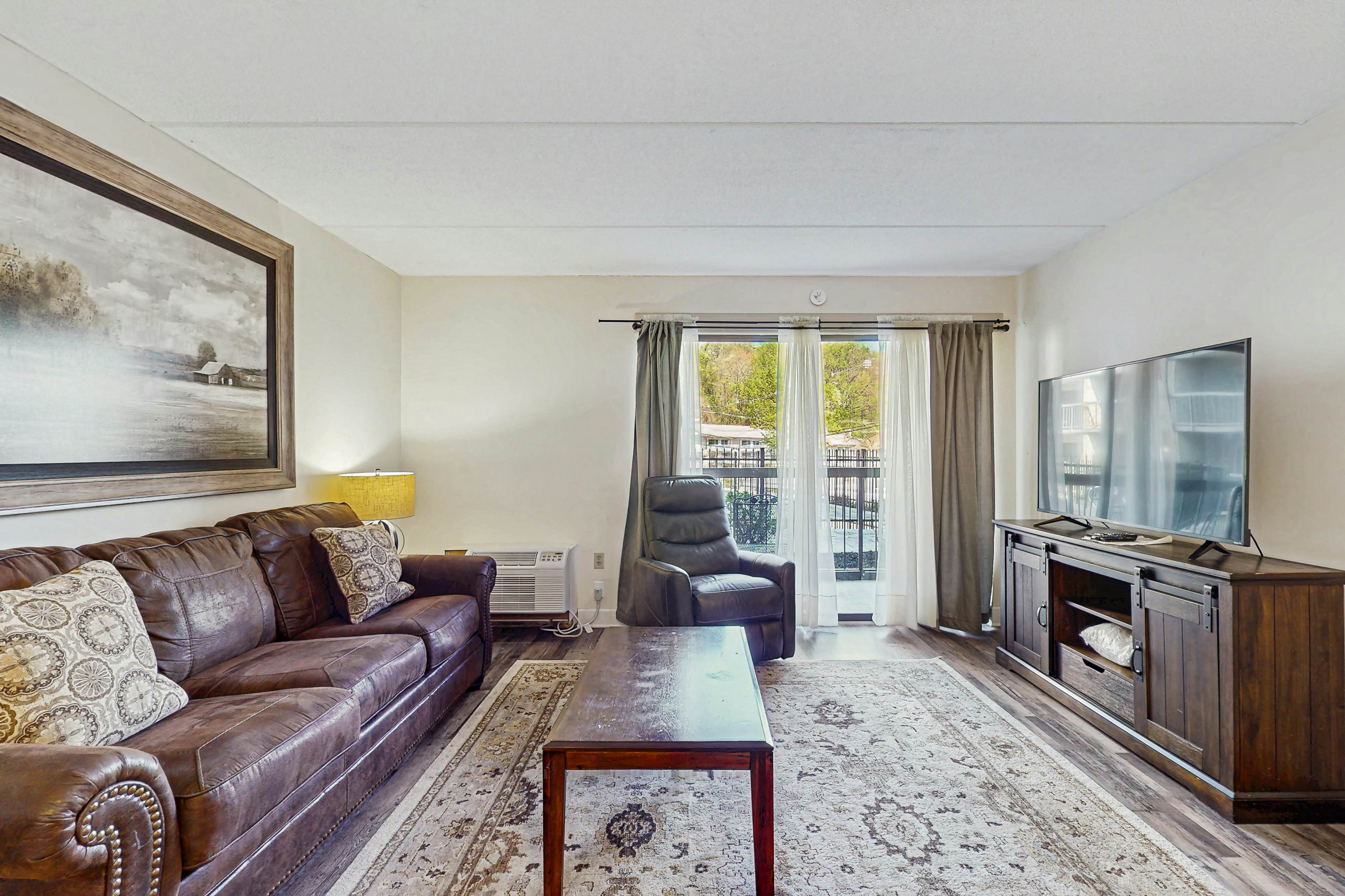 Cozy & Homey Condo W Furnished Balcony, Sleeps 4