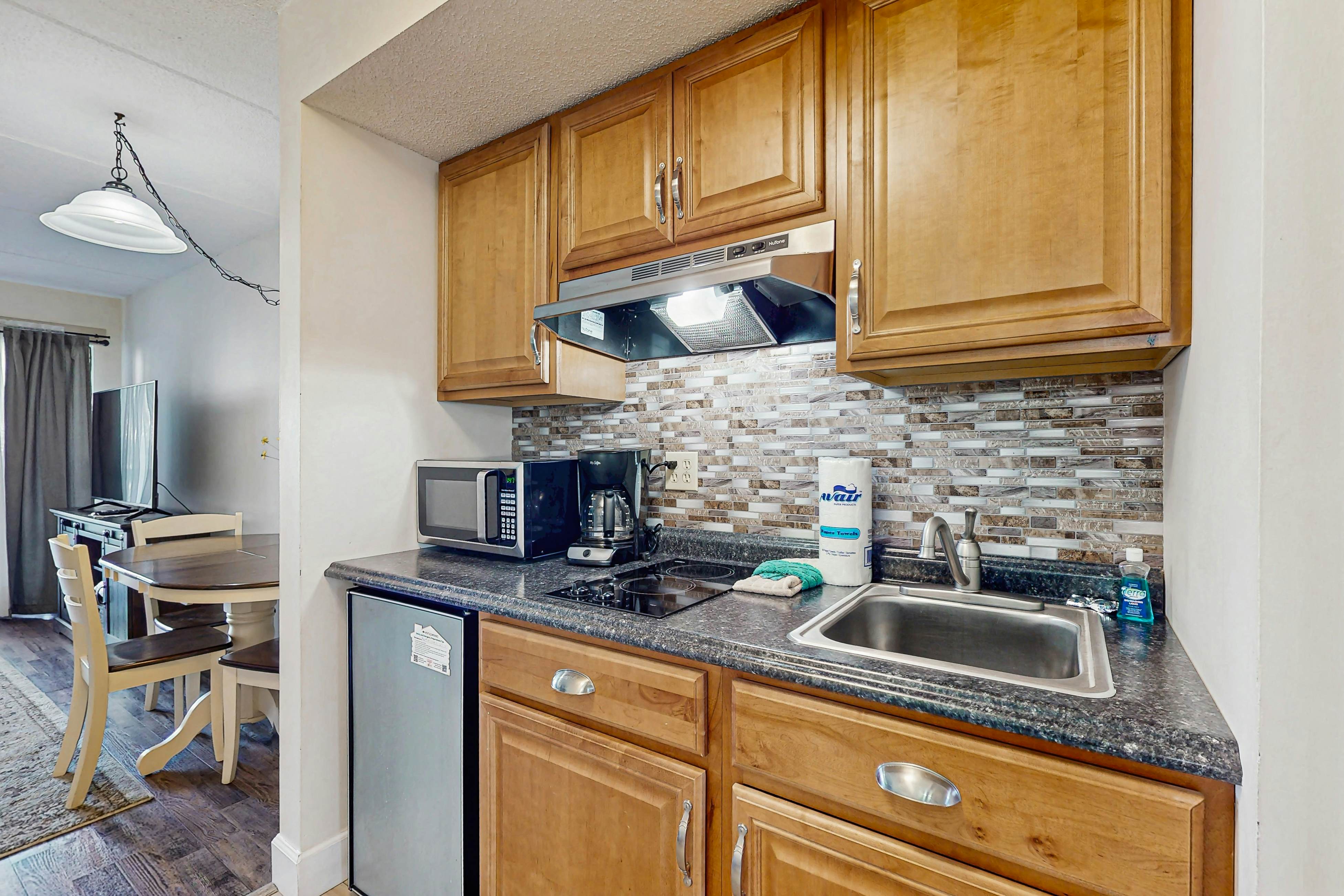 Cozy & Homey Condo W Furnished Balcony, Sleeps 4