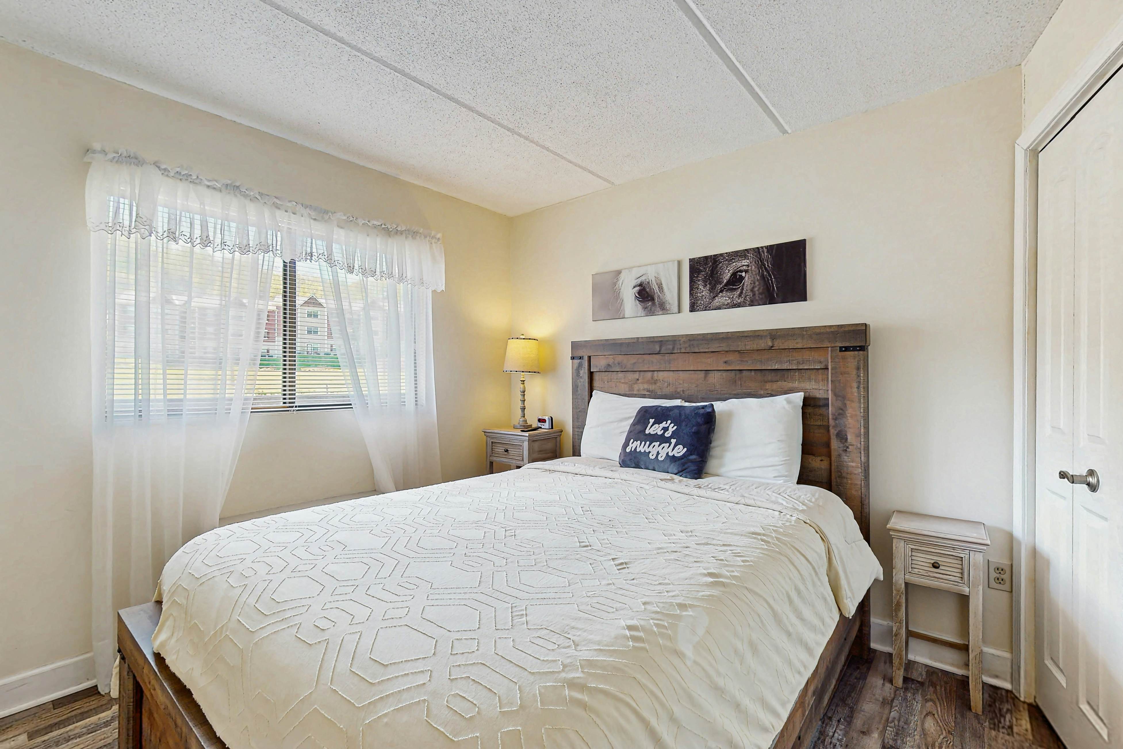 Cozy & Homey Condo W Furnished Balcony, Sleeps 4