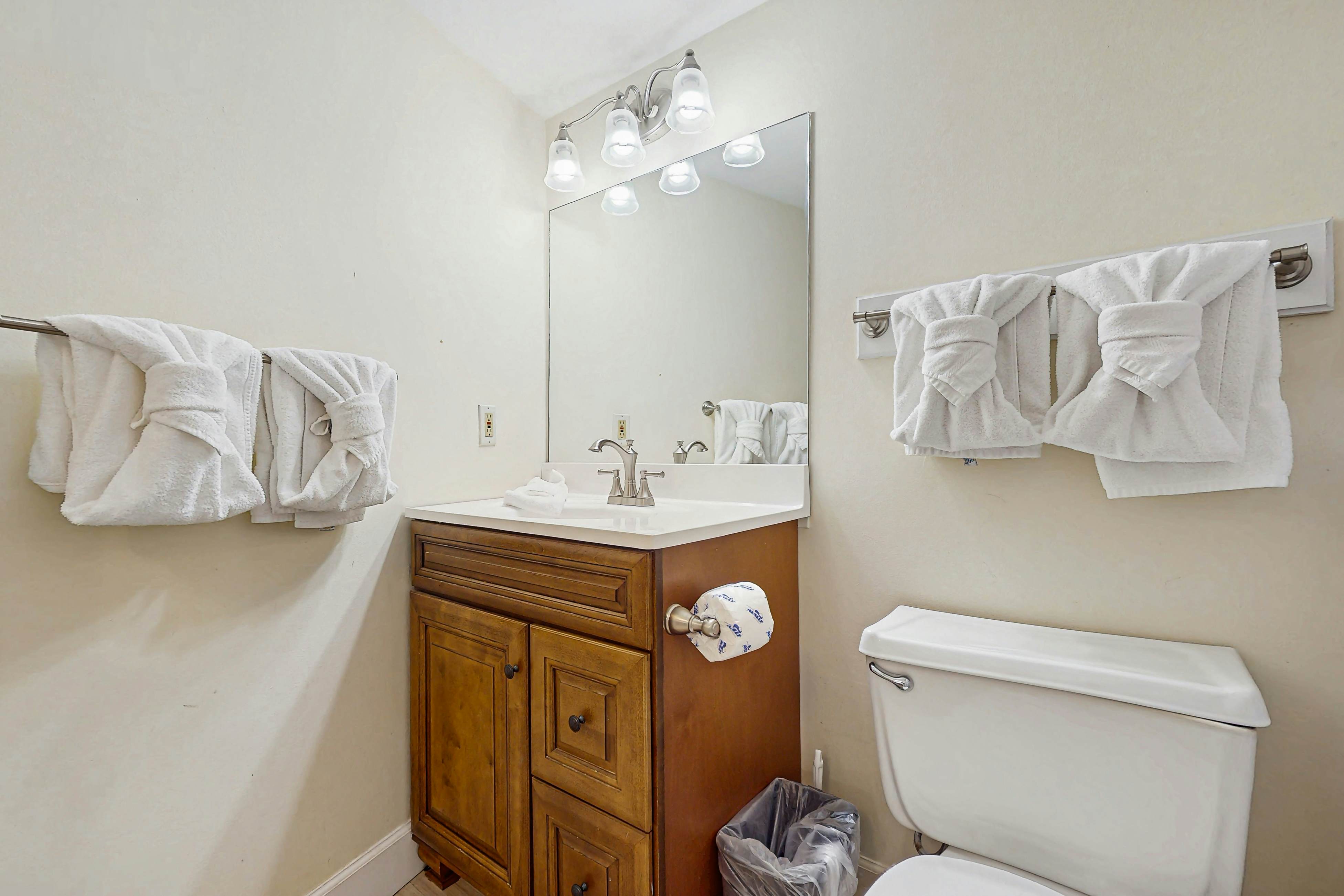 Cozy & Homey Condo W Furnished Balcony, Sleeps 4