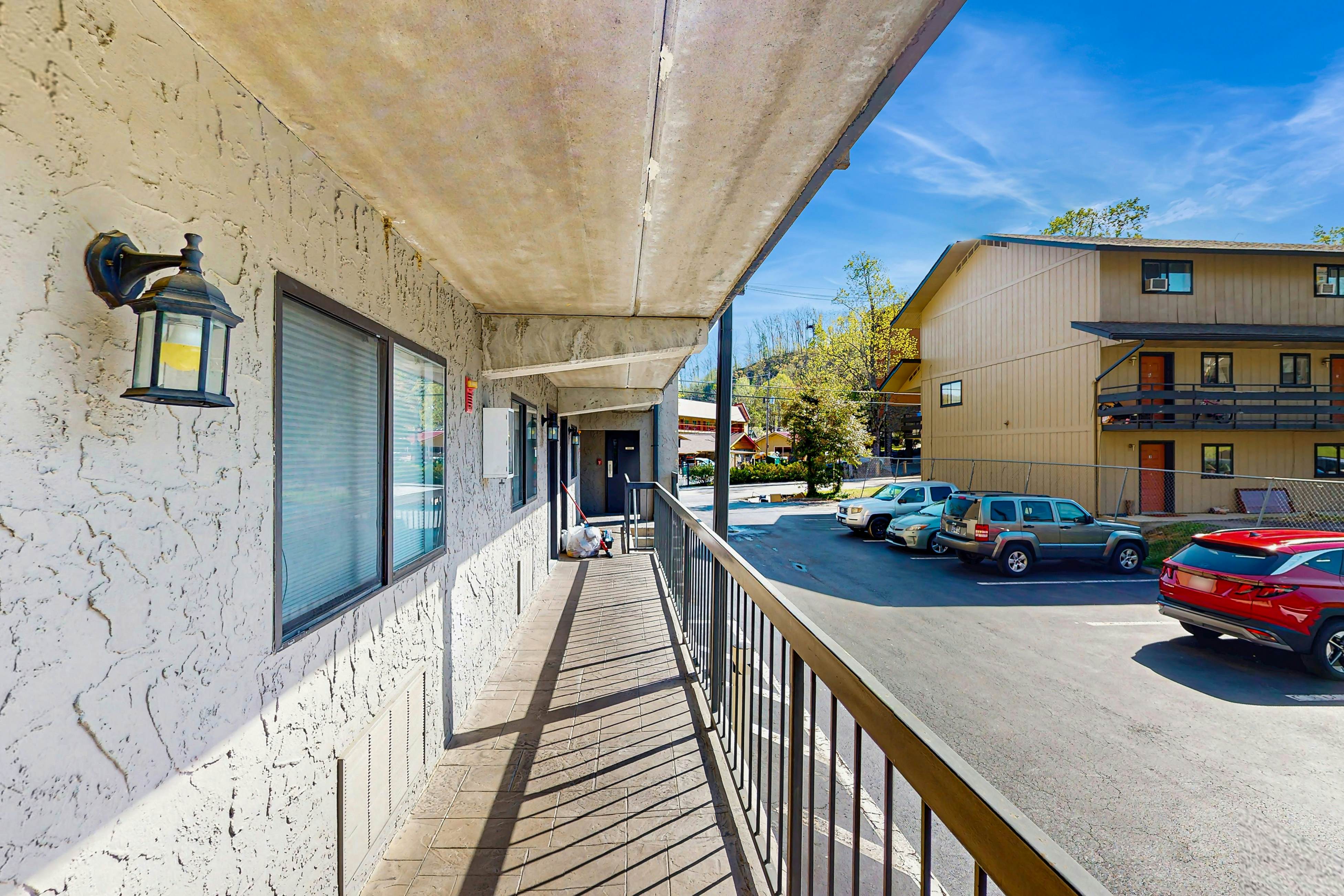 Cozy & Homey Condo W Furnished Balcony, Sleeps 4