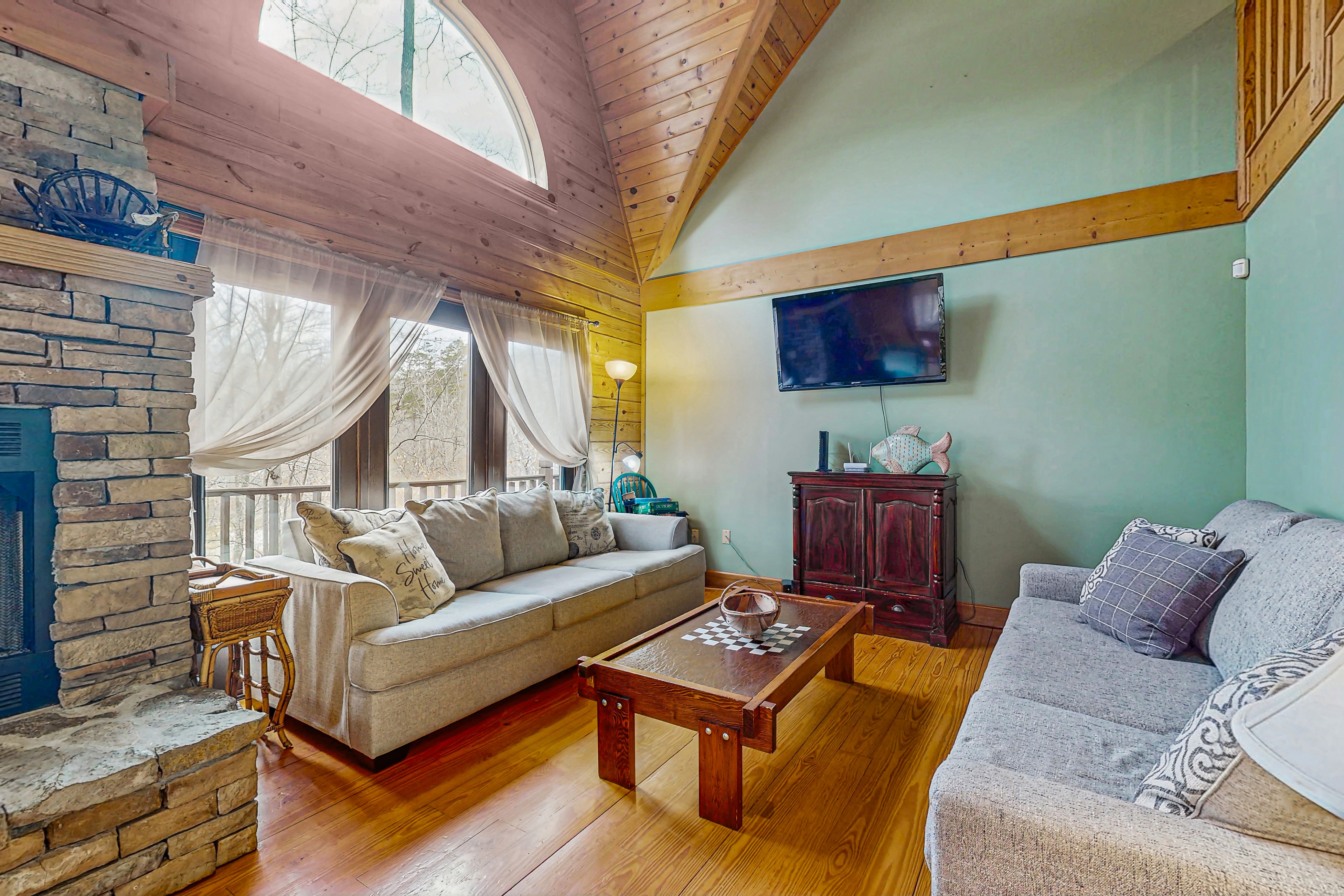 Dog Welcome Lake Home, Sleeps 15・Floating Dock