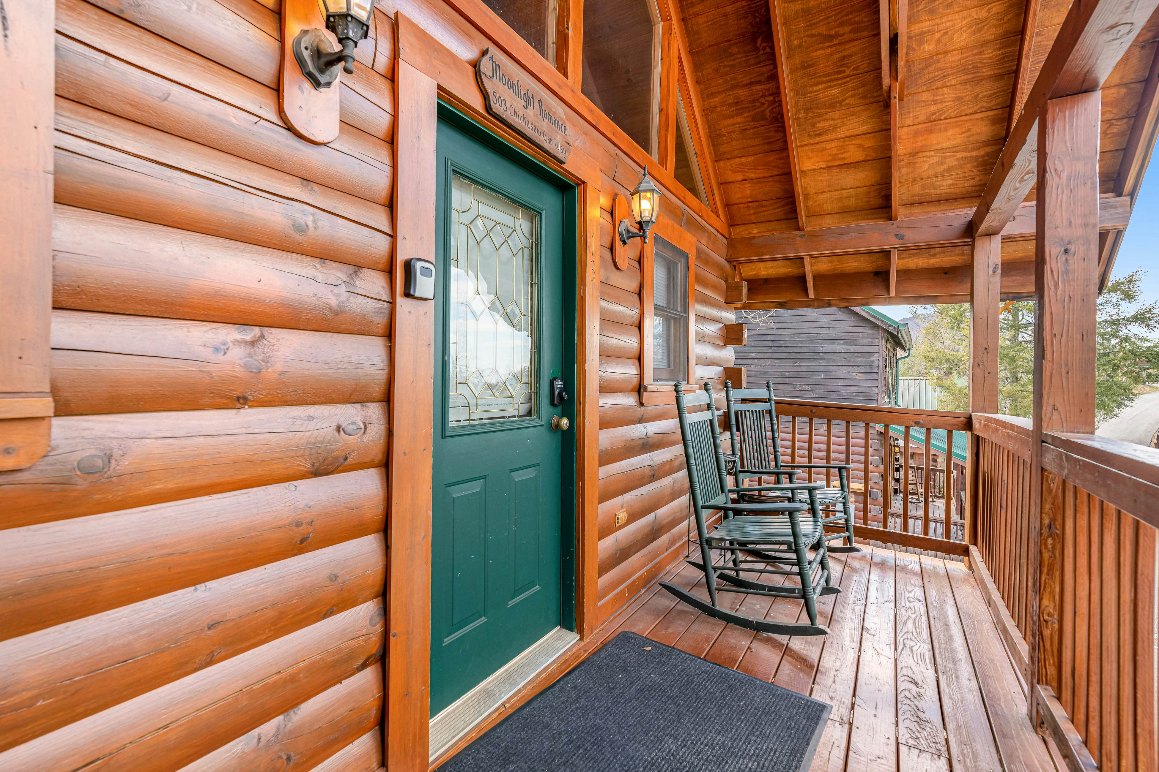 Dog-Friendly Cabin w/ Free Attraction Tickets & Hot Tub, Near National Park