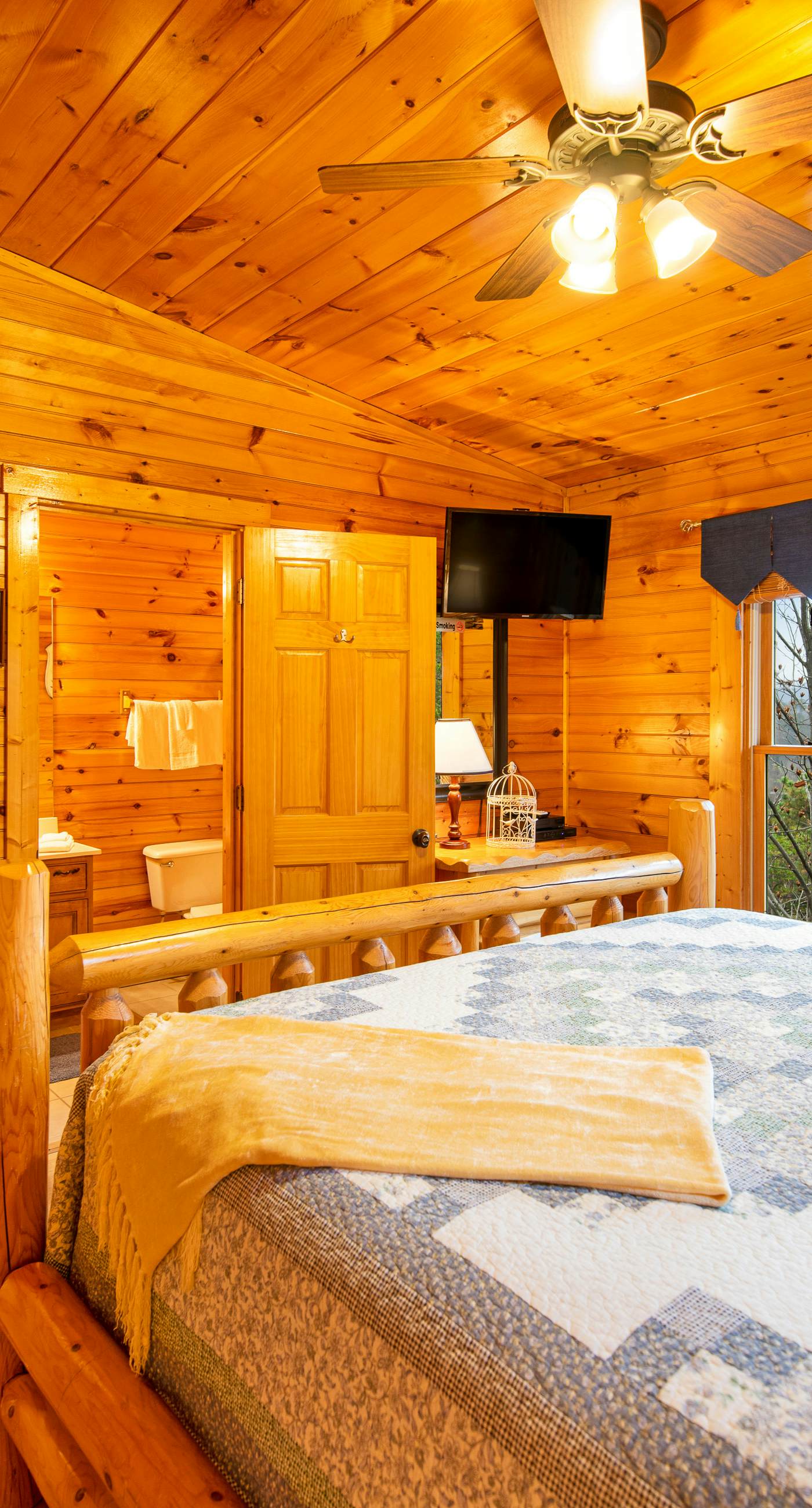 Grizzly Manor, Sleep 18, Amazing Mtn Views, Hot Tub