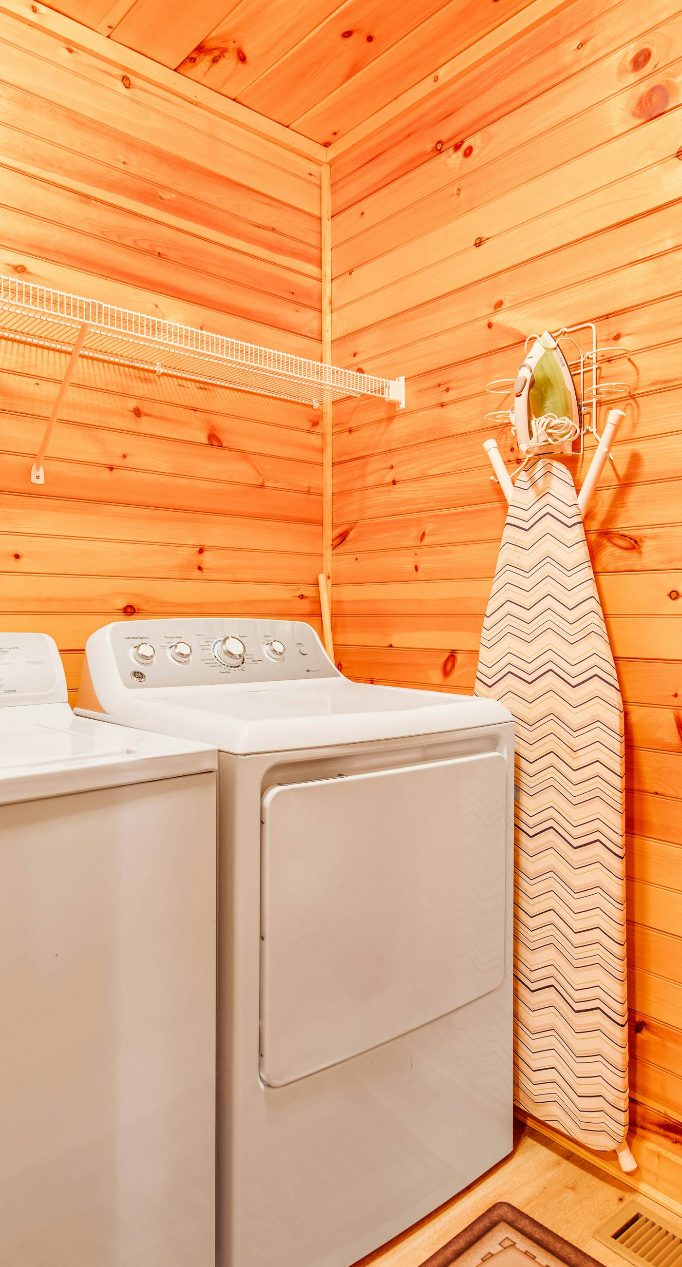 Grizzly Manor, Sleep 18, Amazing Mtn Views, Hot Tub