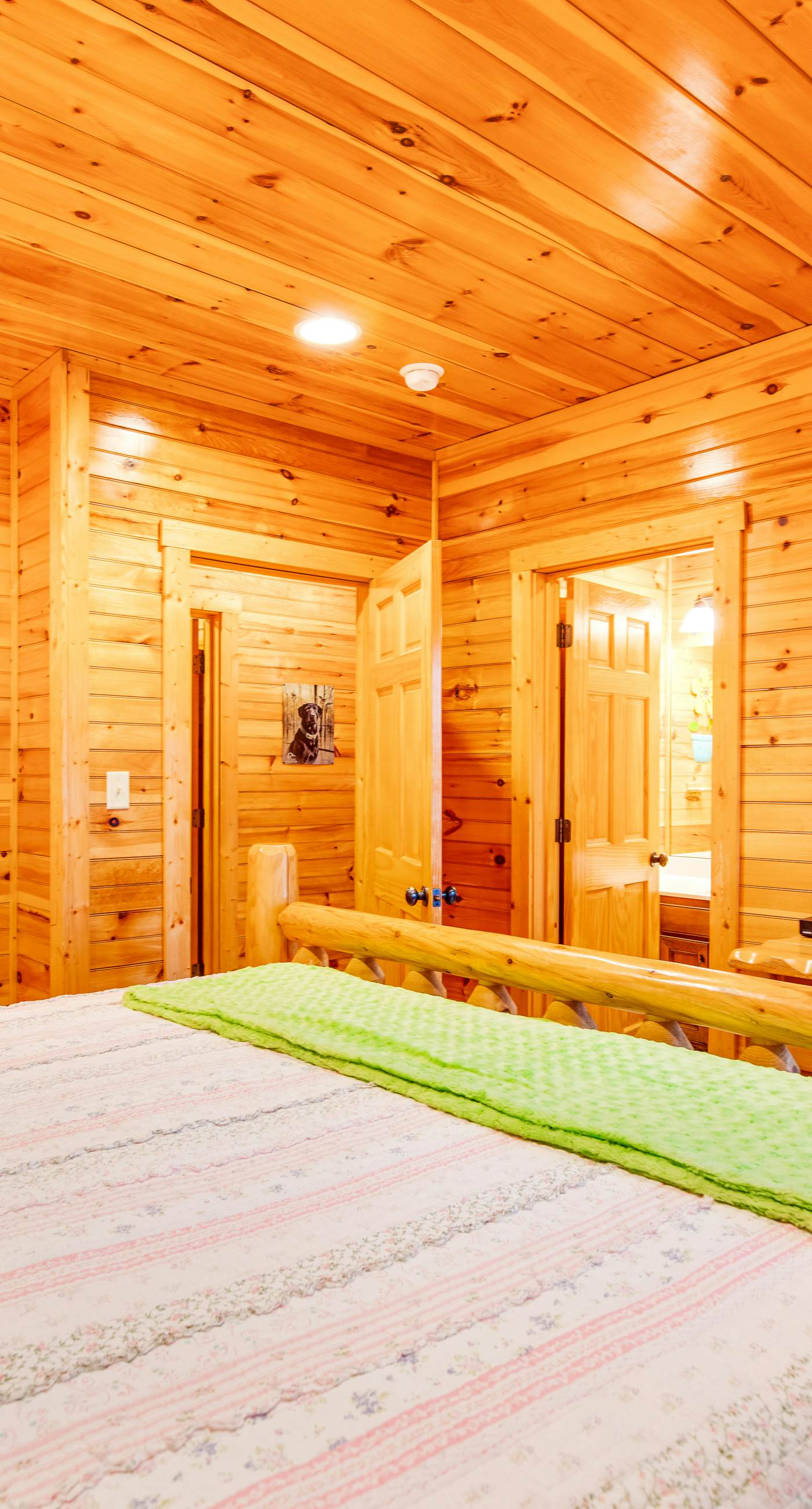 Grizzly Manor, Sleep 18, Amazing Mtn Views, Hot Tub