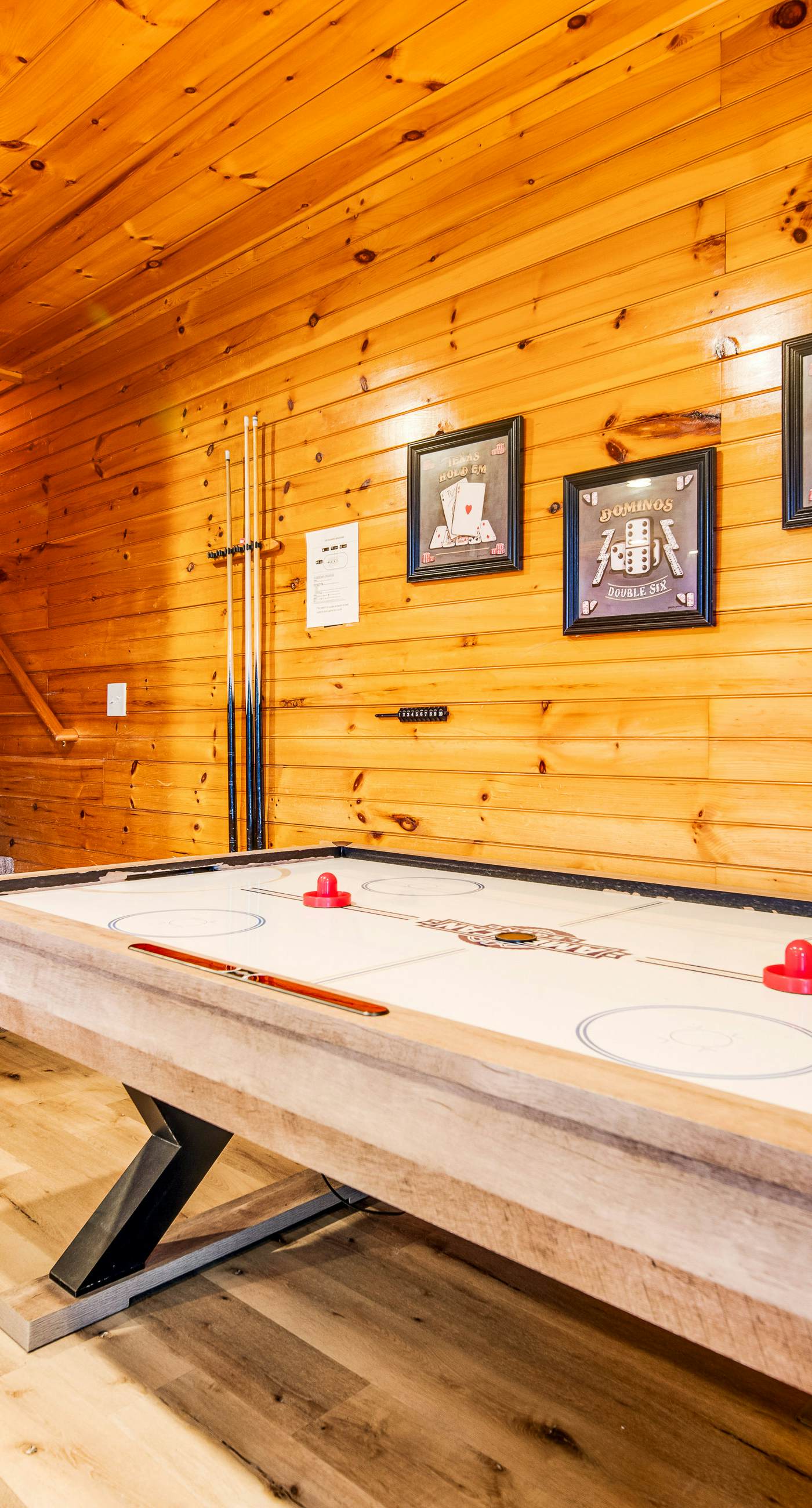 Grizzly Manor, Sleep 18, Amazing Mtn Views, Hot Tub