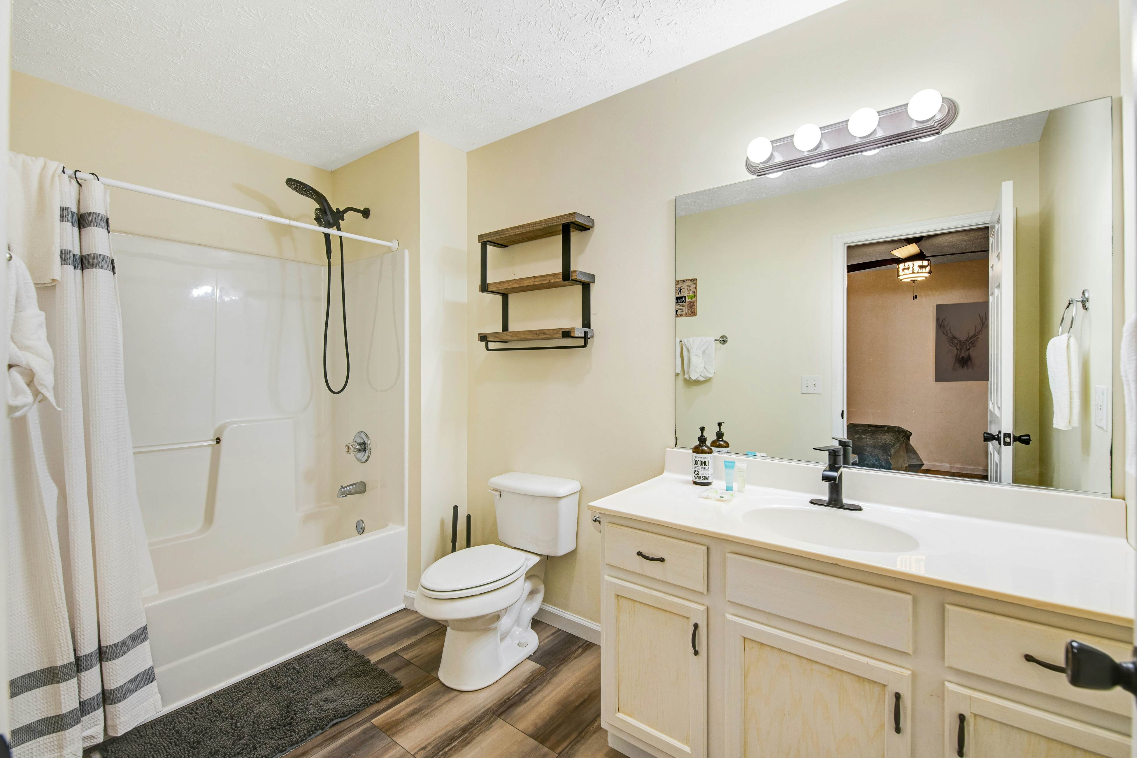 Dog Welcome Cottage Near Smokies, Sleeps 4・Firepit