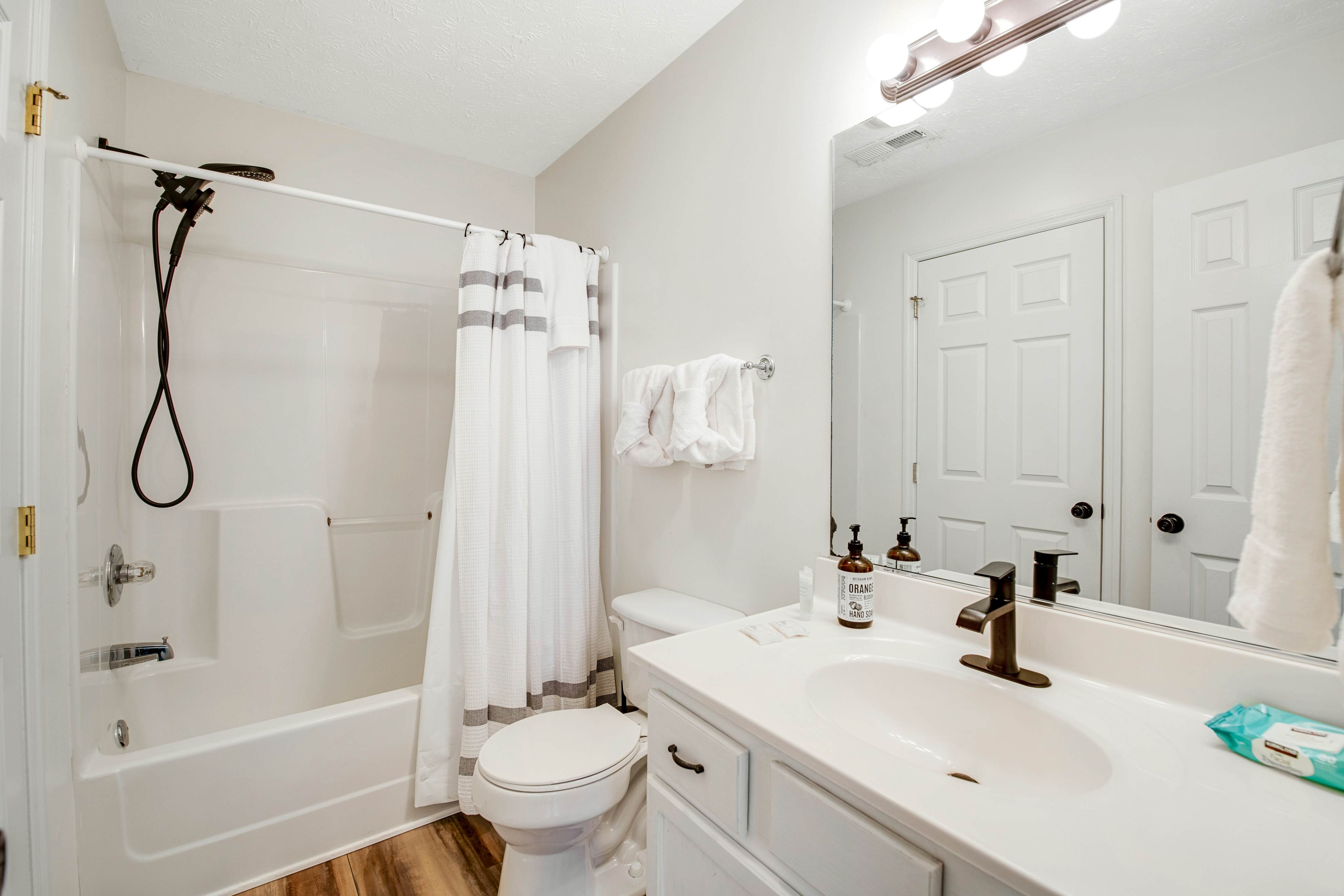 Dog Welcome Cottage Near Smokies, Sleeps 4・Firepit