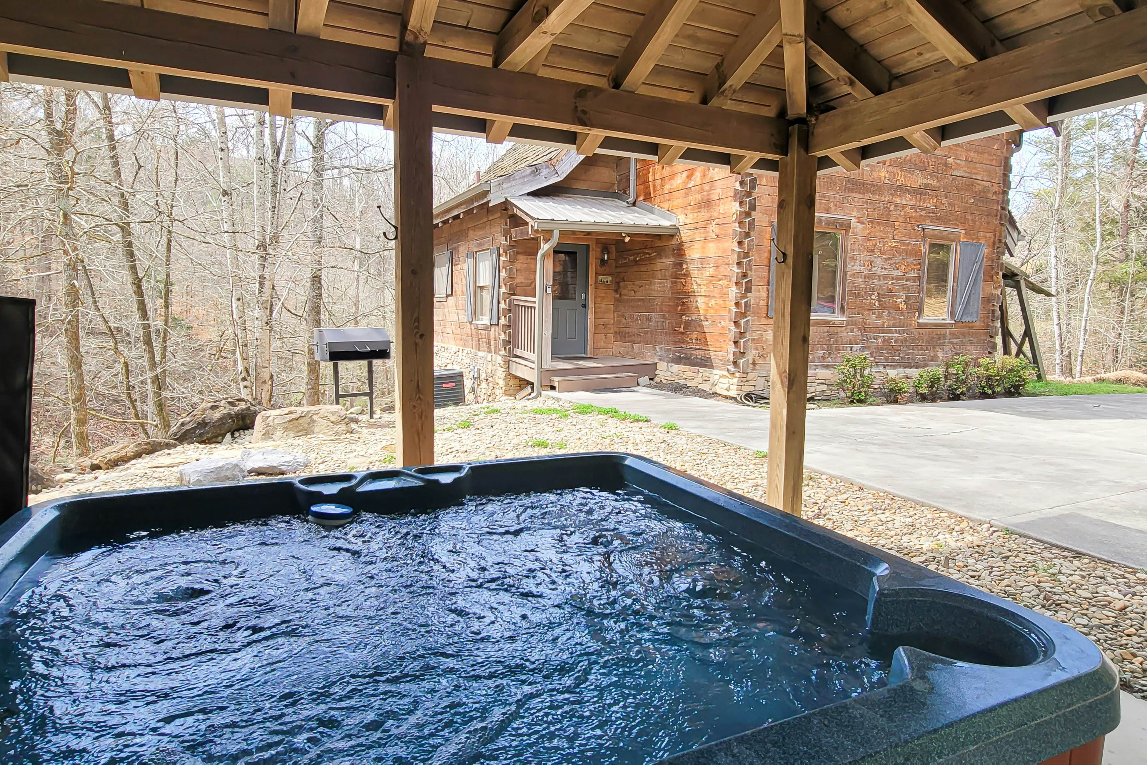 Beautiful Cabin, Sleeps 9・Hot Tub・Picnic Area