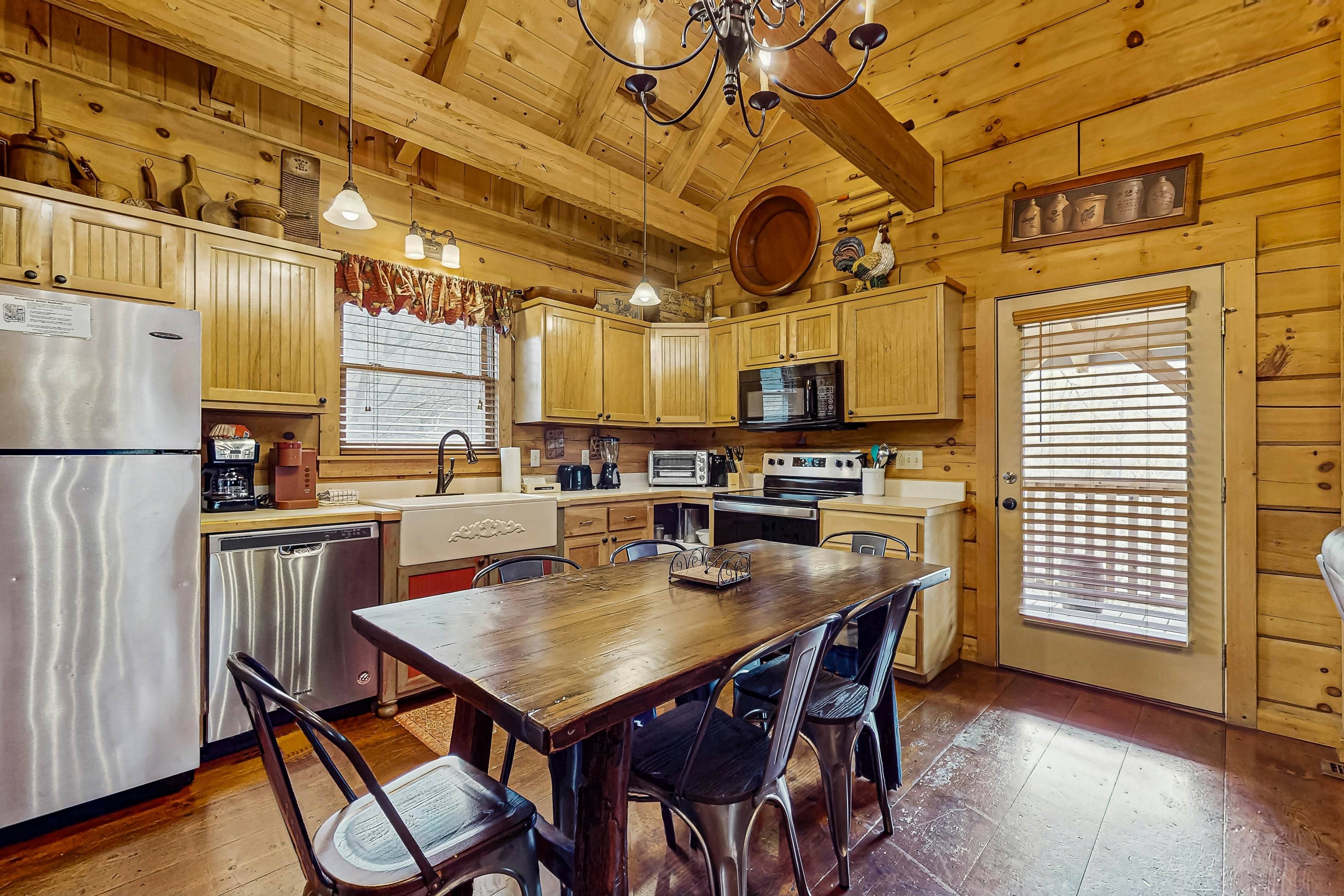 Beautiful Cabin, Sleeps 9・Hot Tub・Picnic Area