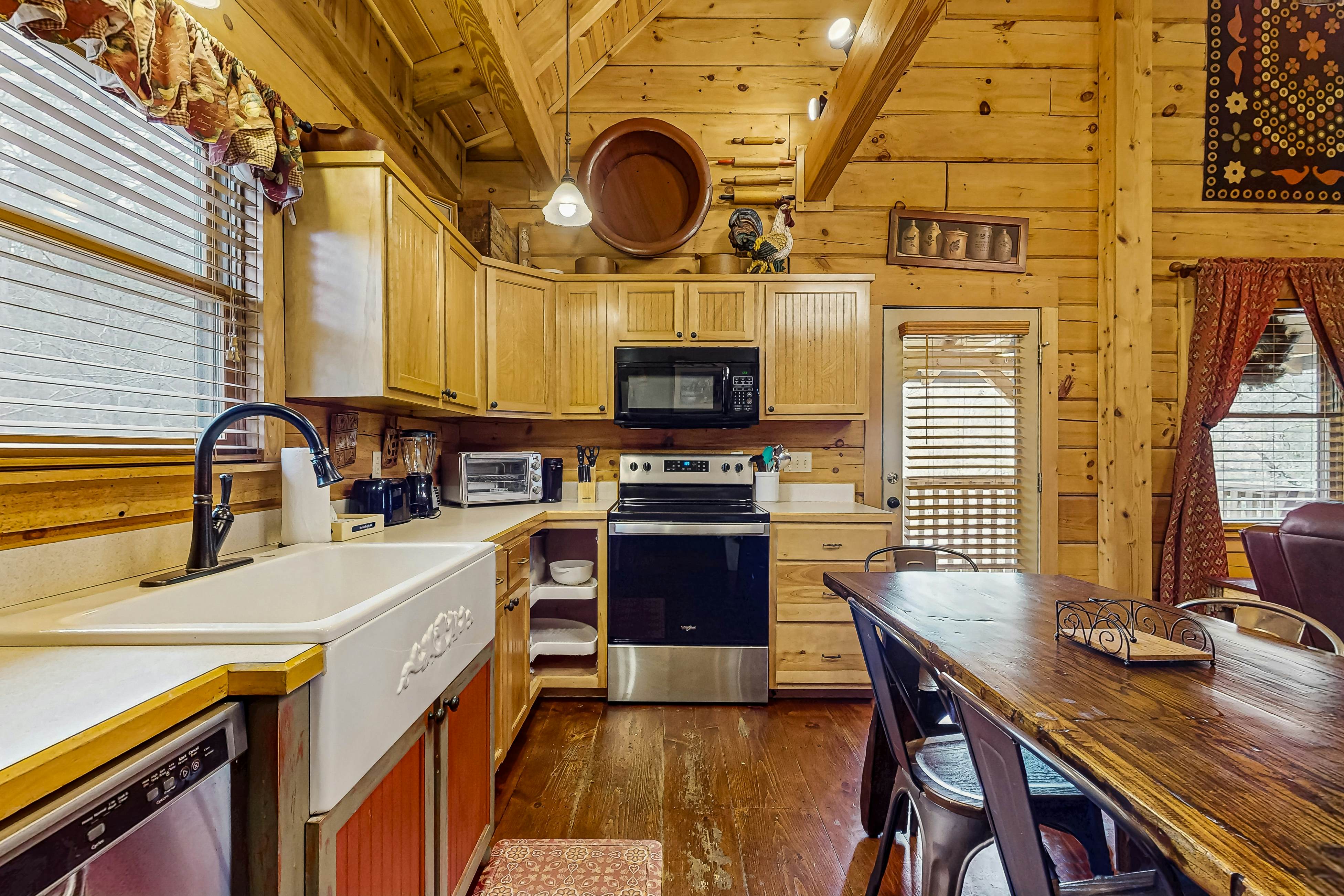 Beautiful Cabin, Sleeps 9・Hot Tub・Picnic Area