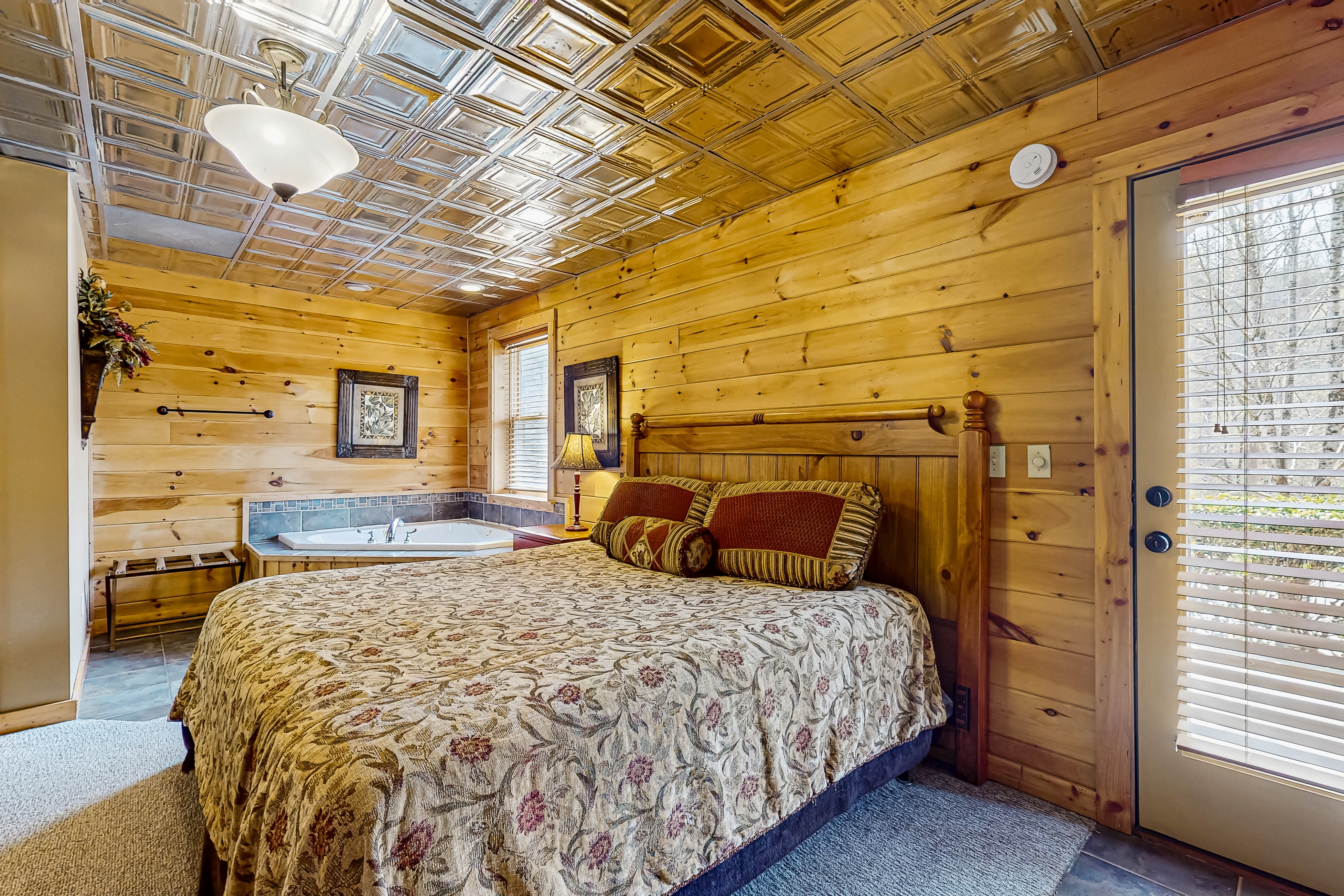 Beautiful Cabin, Sleeps 9・Hot Tub・Picnic Area