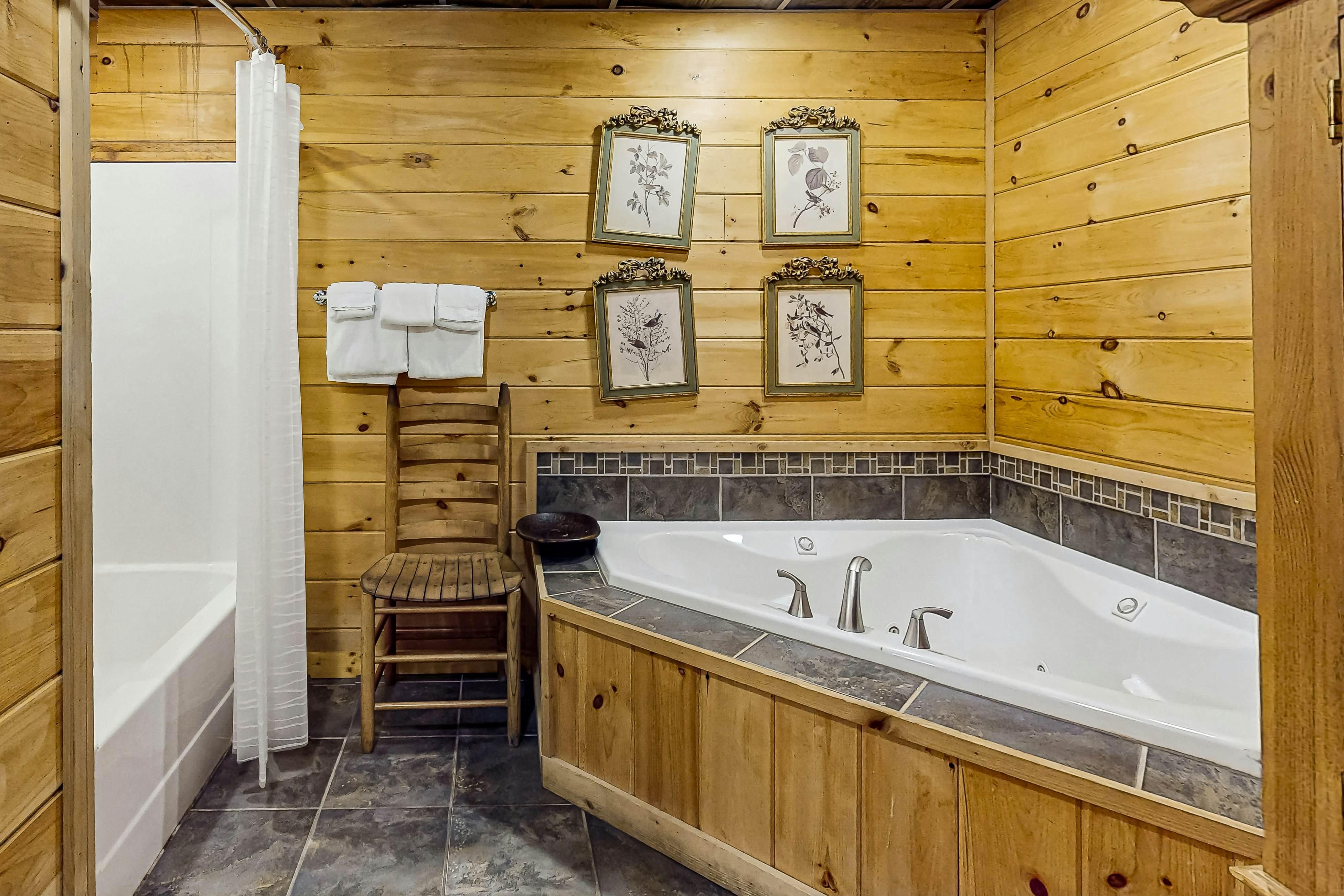 Beautiful Cabin, Sleeps 9・Hot Tub・Picnic Area