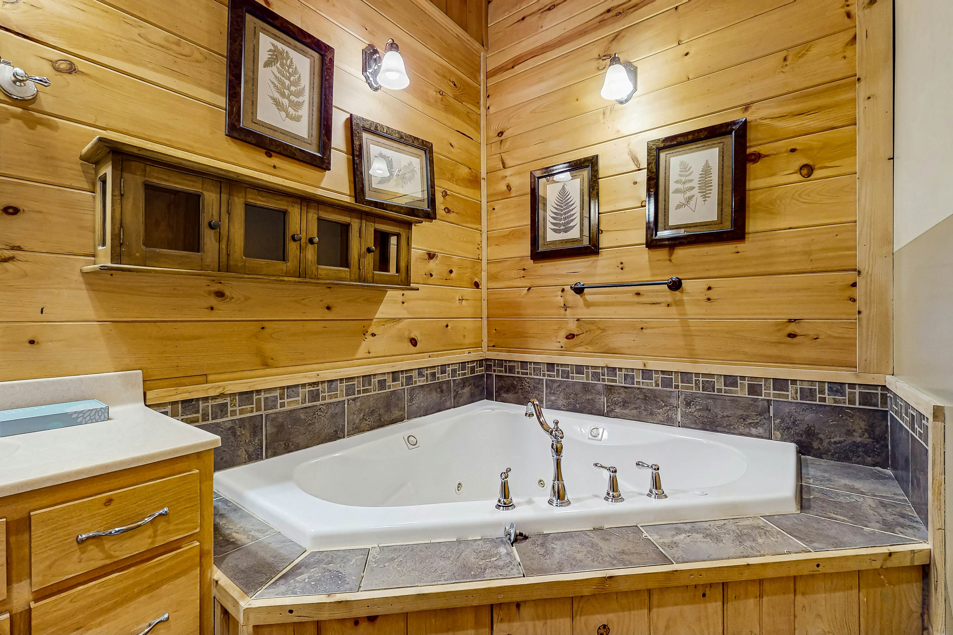 Beautiful Cabin, Sleeps 9・Hot Tub・Picnic Area