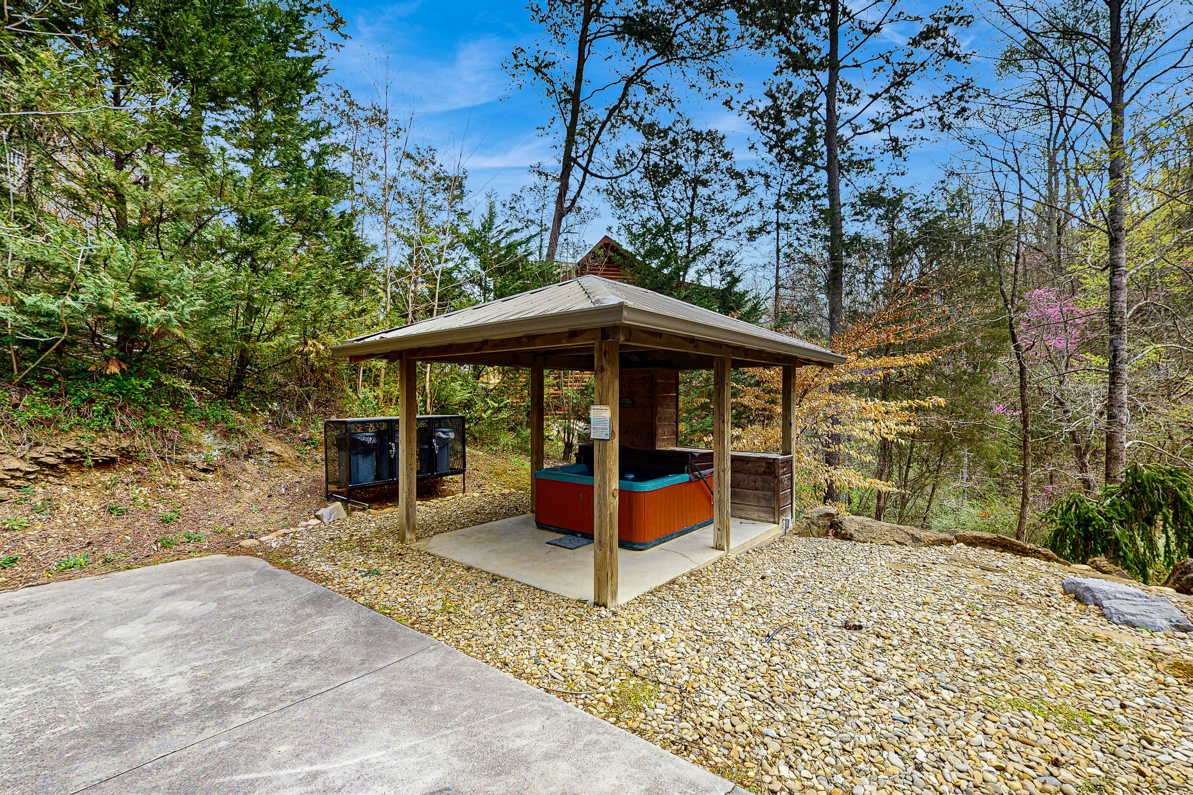 Beautiful Cabin, Sleeps 9・Hot Tub・Picnic Area