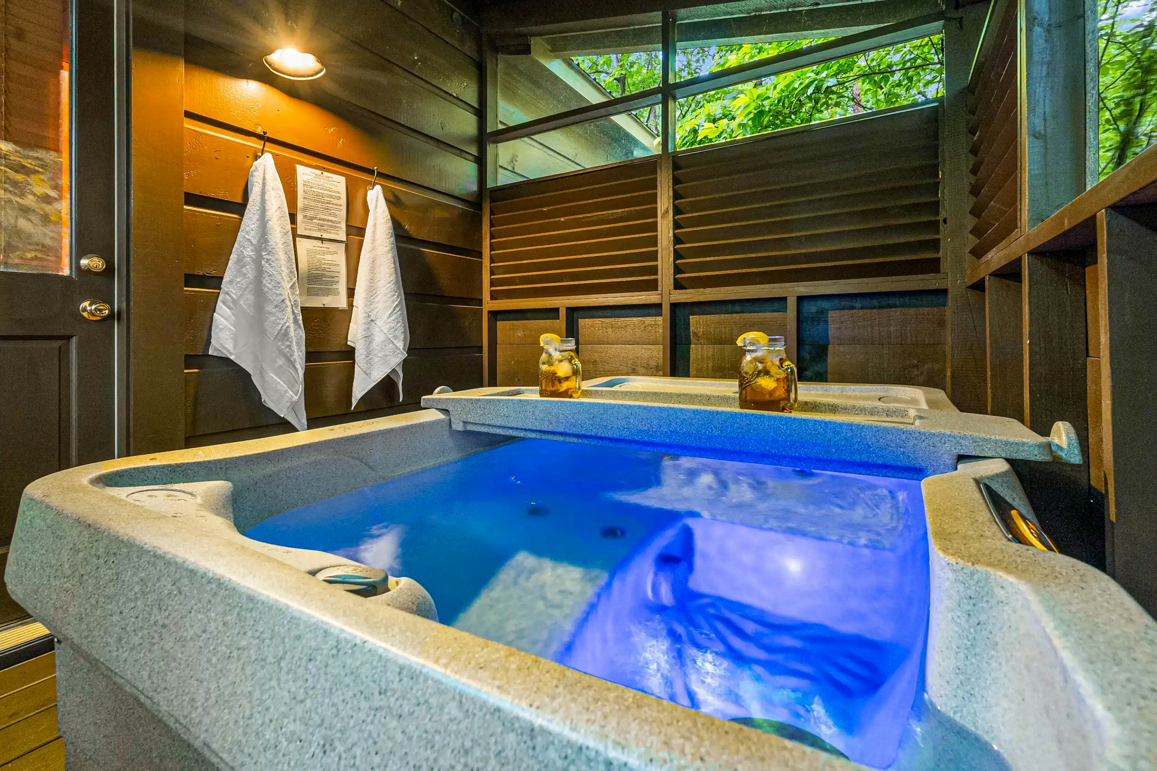 Romantic cabin getaway w/ hot tub, screened porch & Free Attraction Tickets