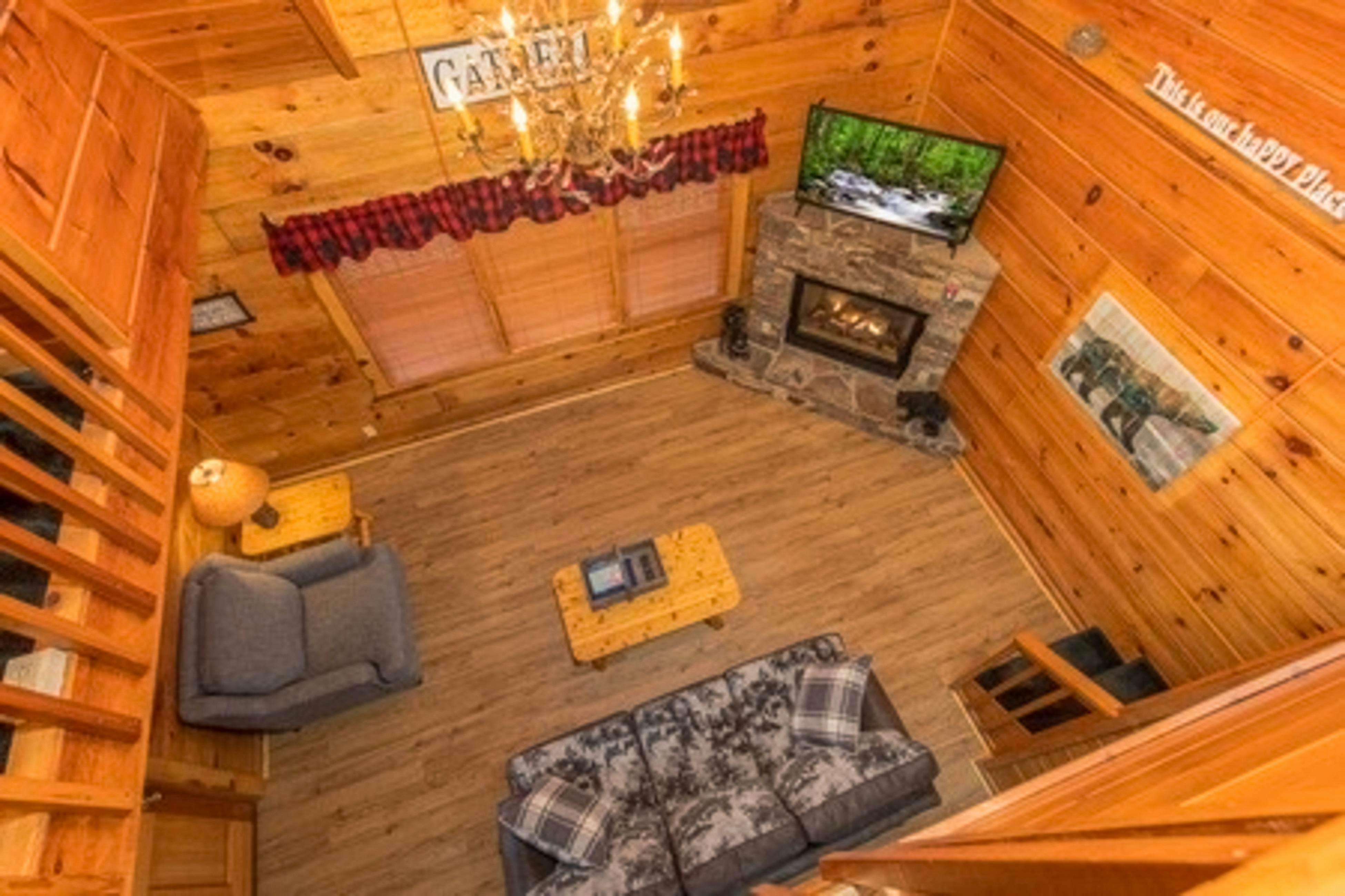 Romantic cabin getaway w/ hot tub, screened porch & Free Attraction Tickets
