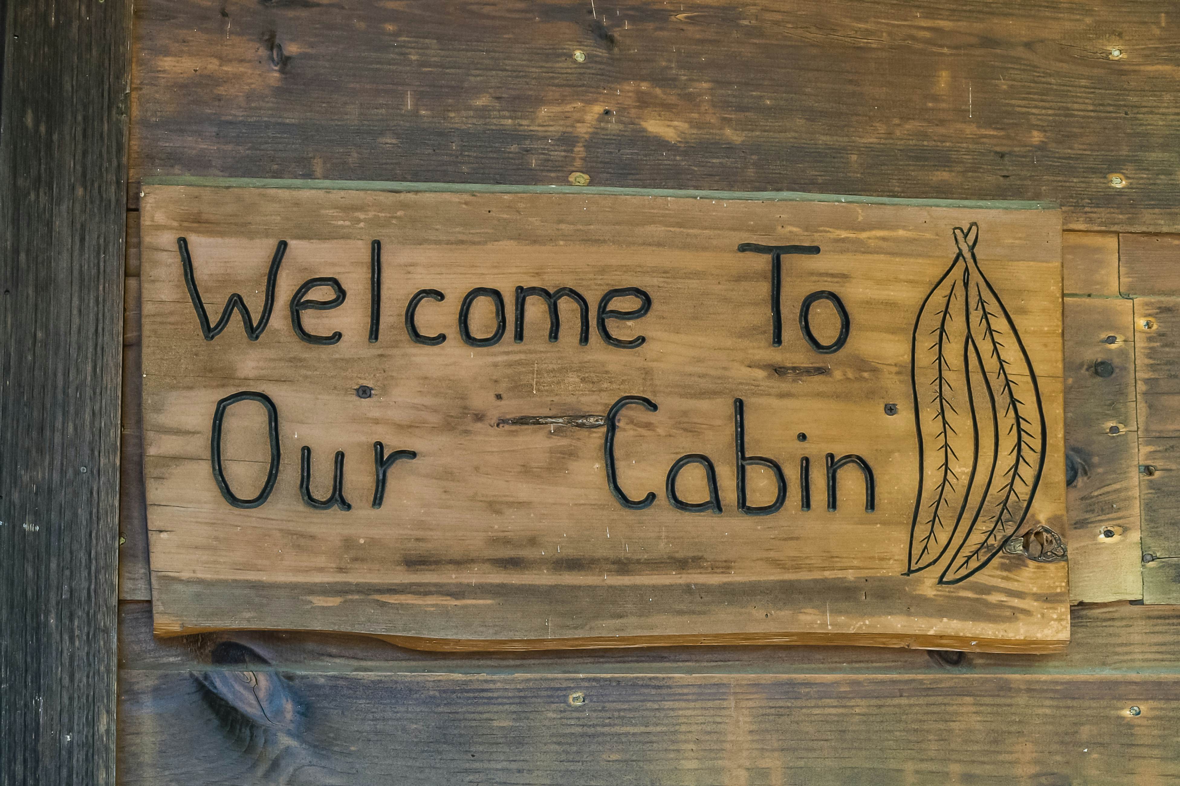 Dog-Friendly Getaway w/Hot Tub & Amazing Mountain Views -Free Attraction Tickets