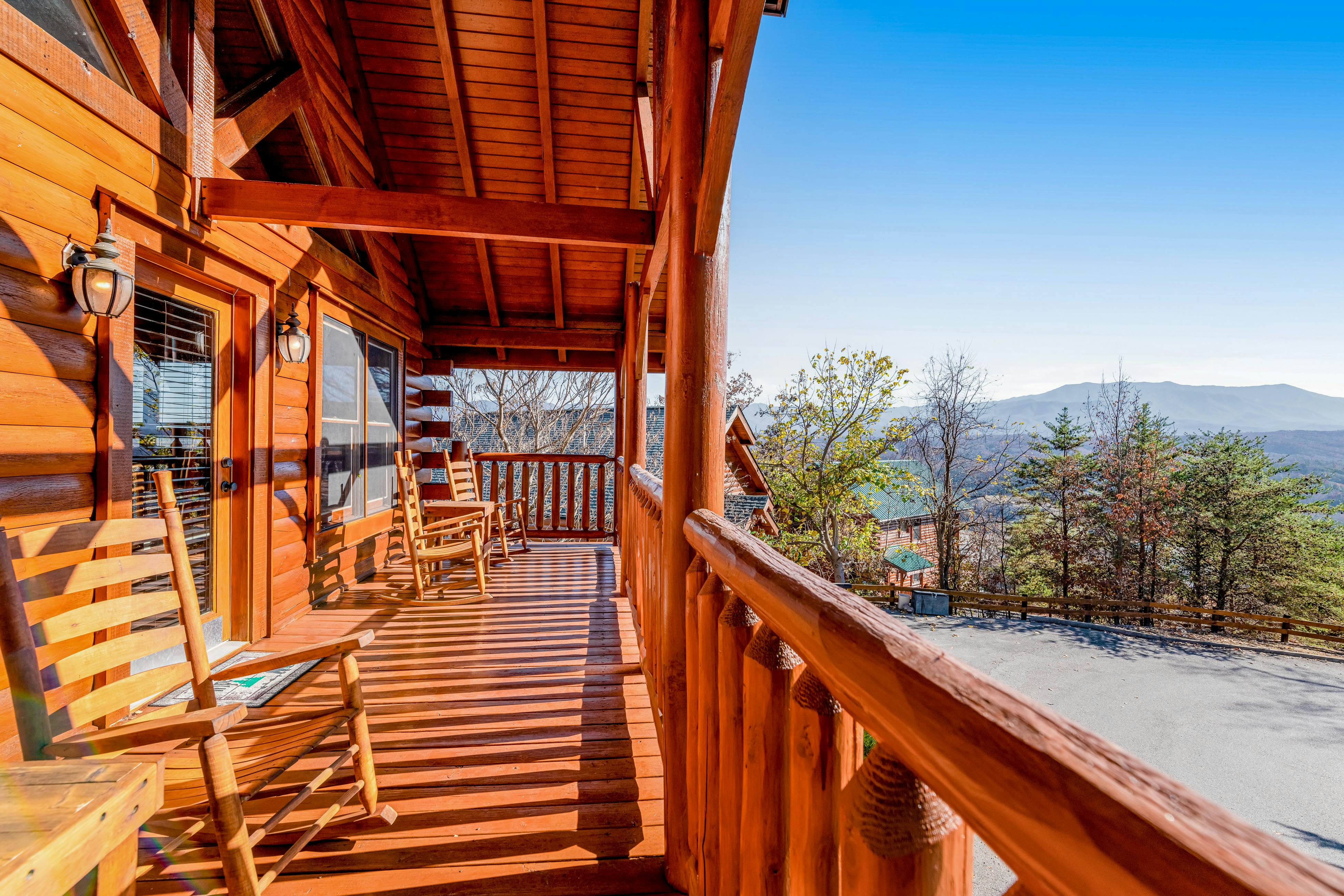 Mtn retreat w/ hot tub, game room, decks, pool access + free attraction tickets