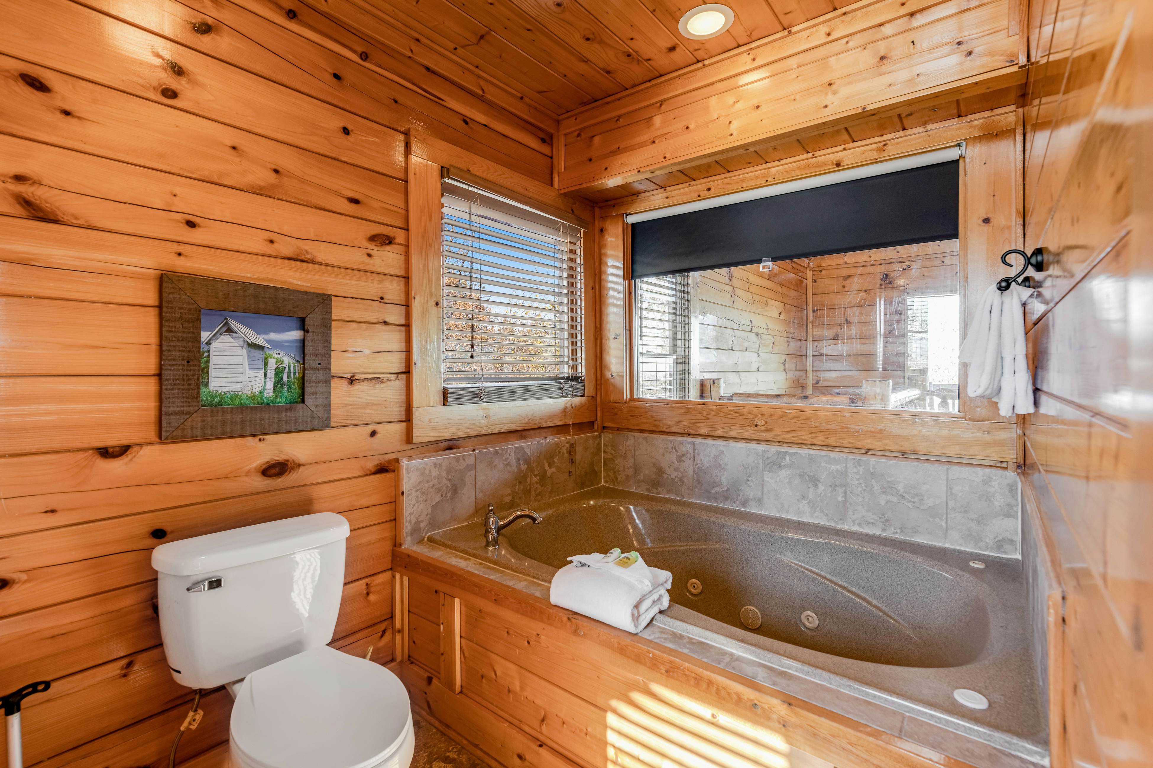 Mtn retreat w/ hot tub, game room, decks, pool access + free attraction tickets