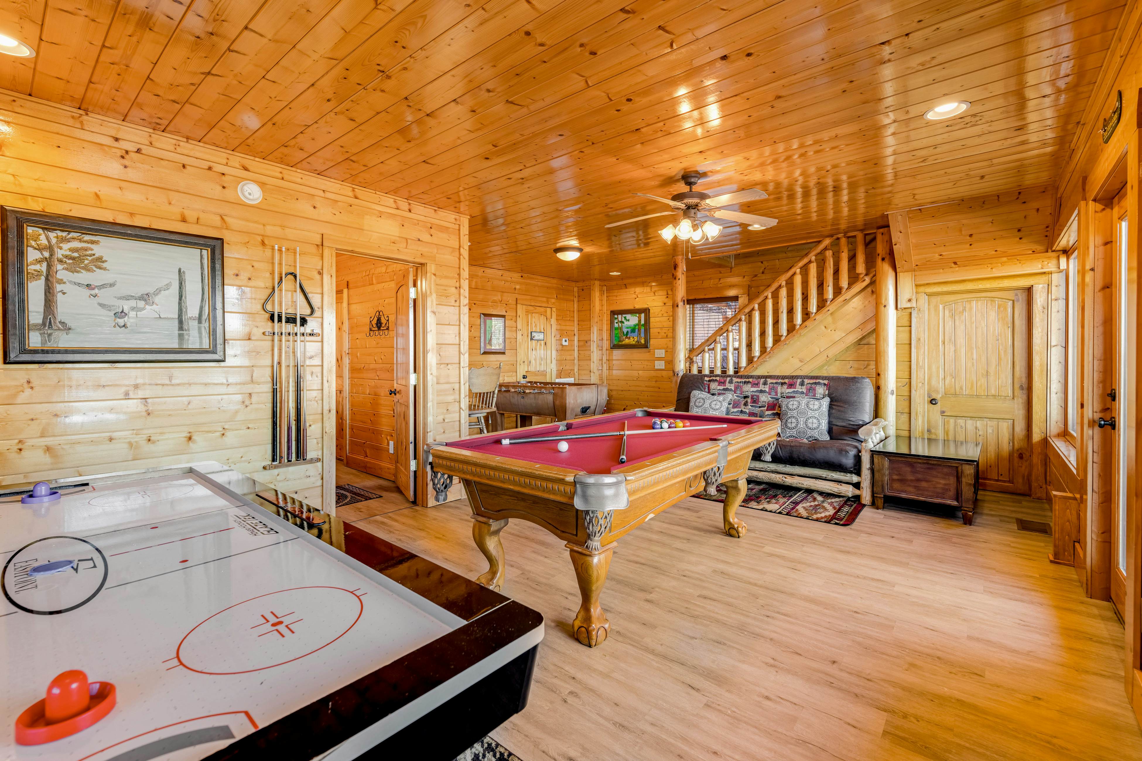 Mtn retreat w/ hot tub, game room, decks, pool access + free attraction tickets