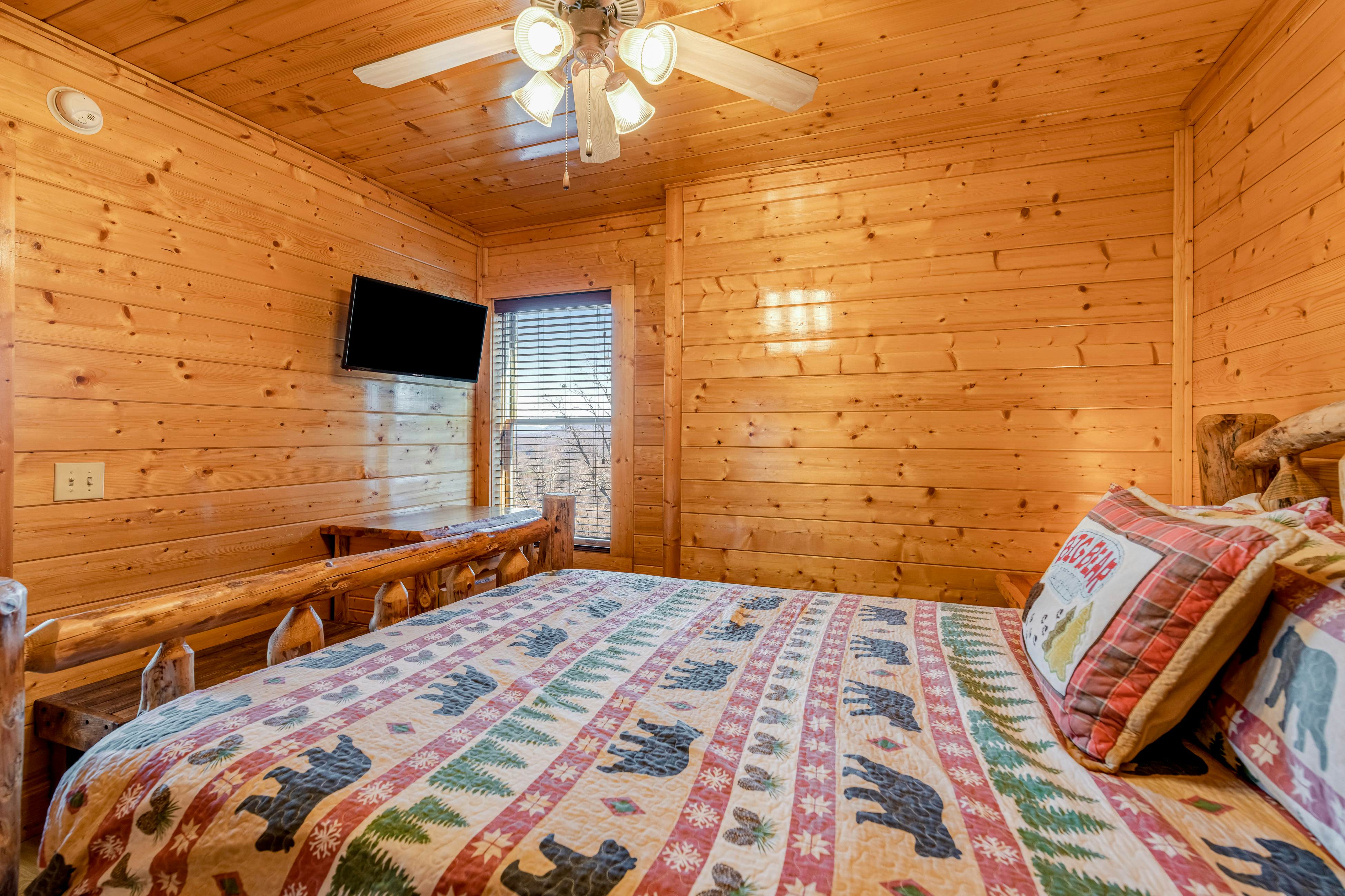 Mtn retreat w/ hot tub, game room, decks, pool access + free attraction tickets