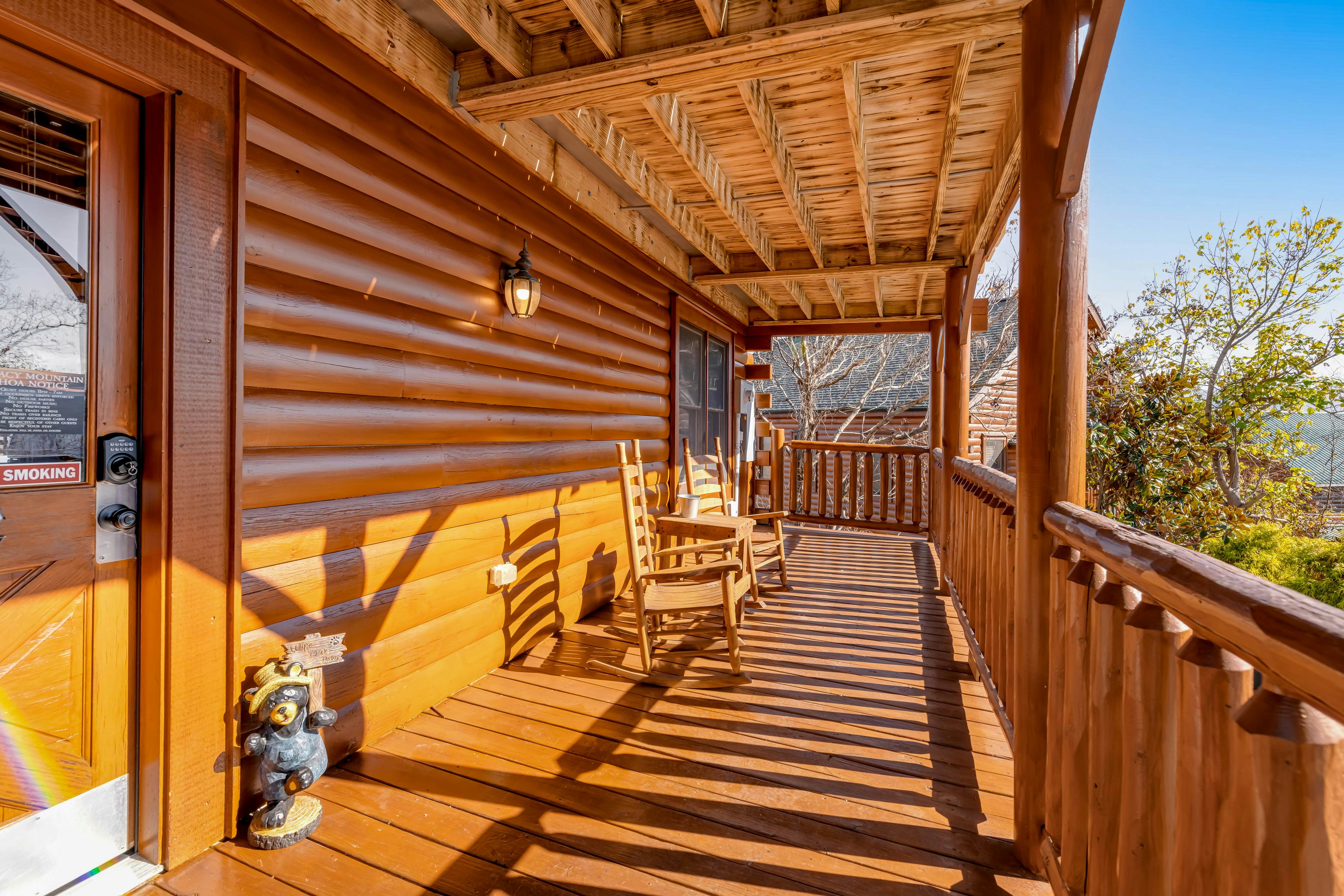 Mtn retreat w/ hot tub, game room, decks, pool access + free attraction tickets