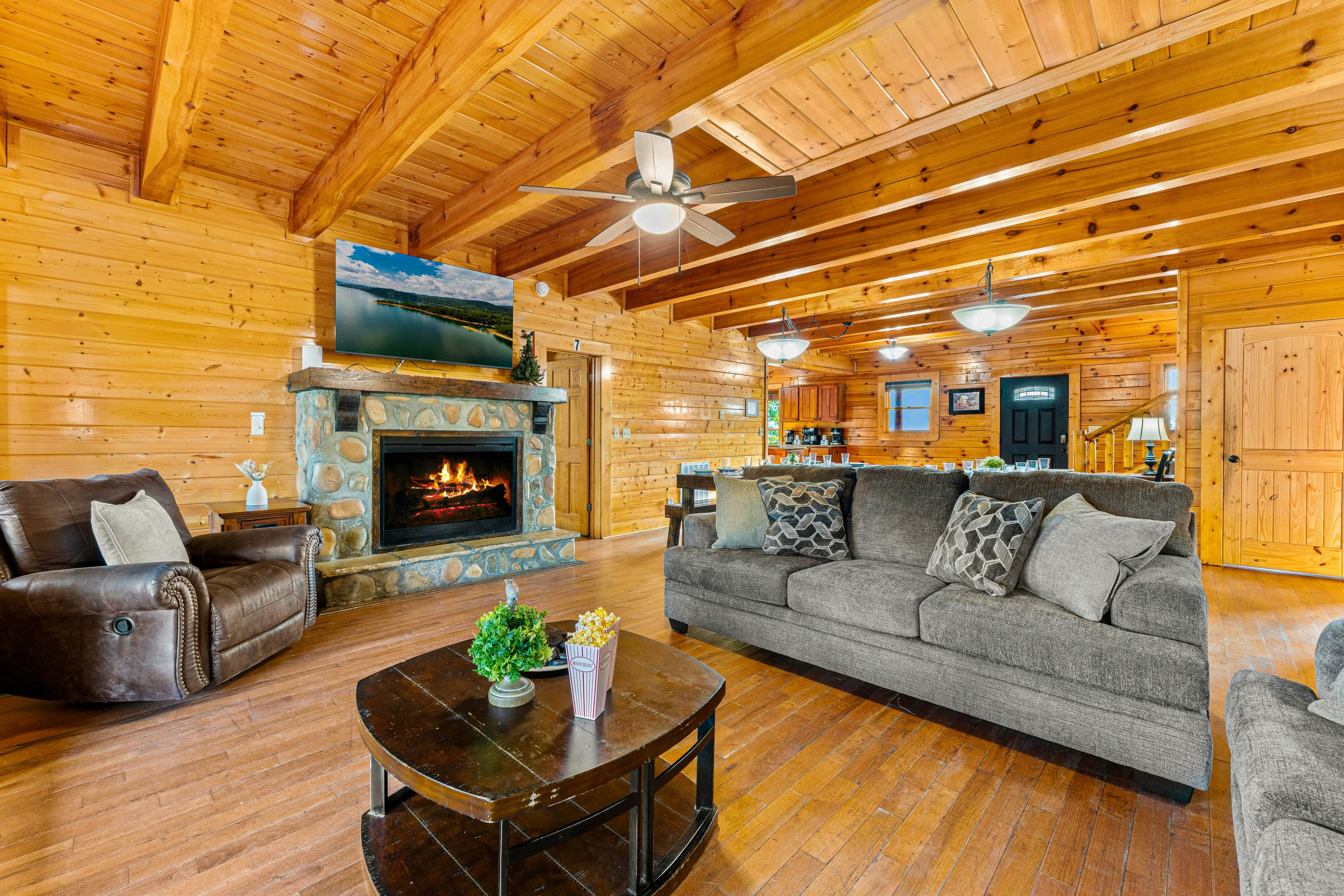 Amazing cabin sleeping 58 w/dual 7-person hot tubs, billiards, theater - attraction tickets!