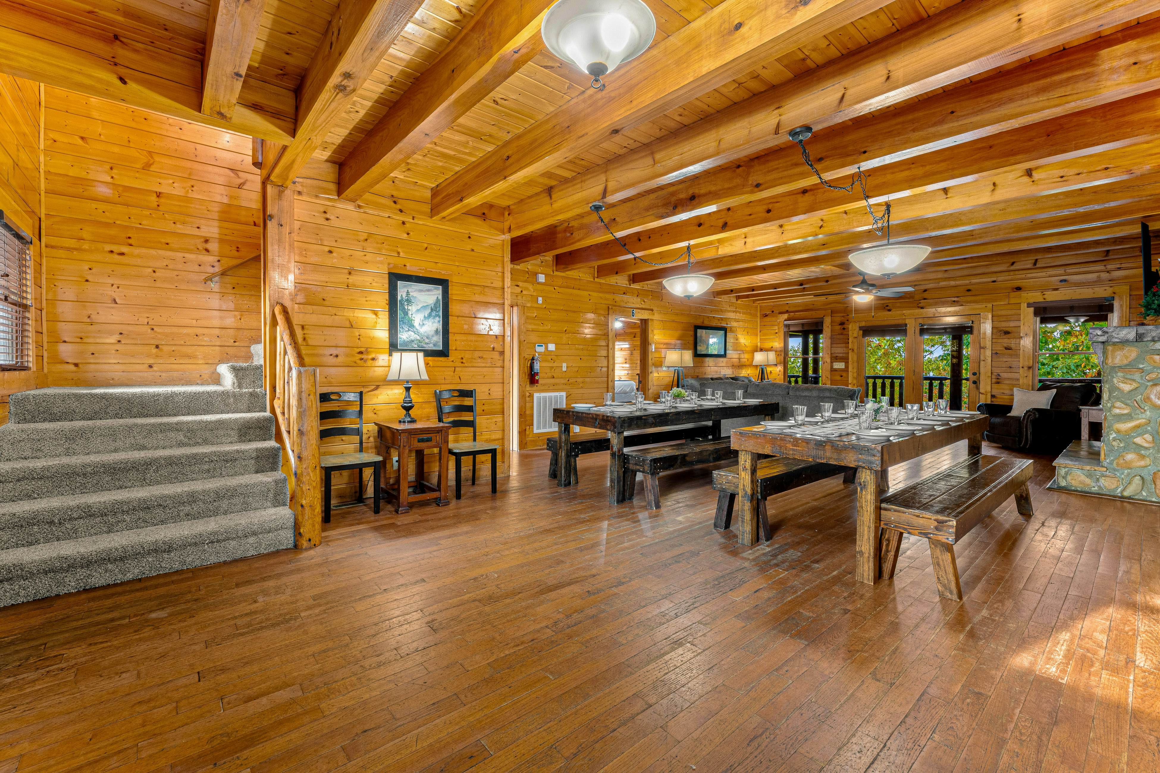 Amazing cabin sleeping 58 w/dual 7-person hot tubs, billiards, theater - attraction tickets!