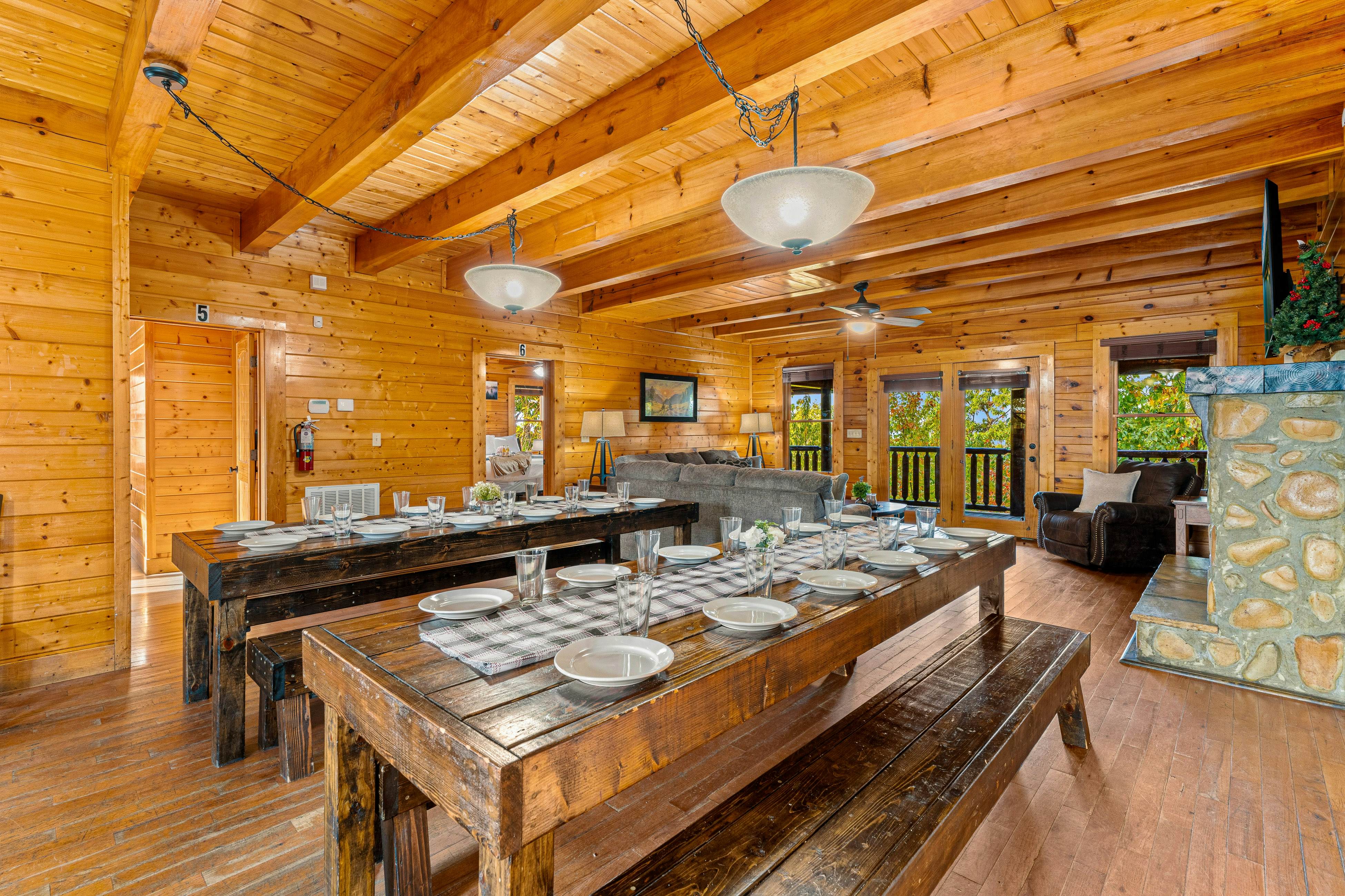 Amazing cabin sleeping 58 w/dual 7-person hot tubs, billiards, theater - attraction tickets!