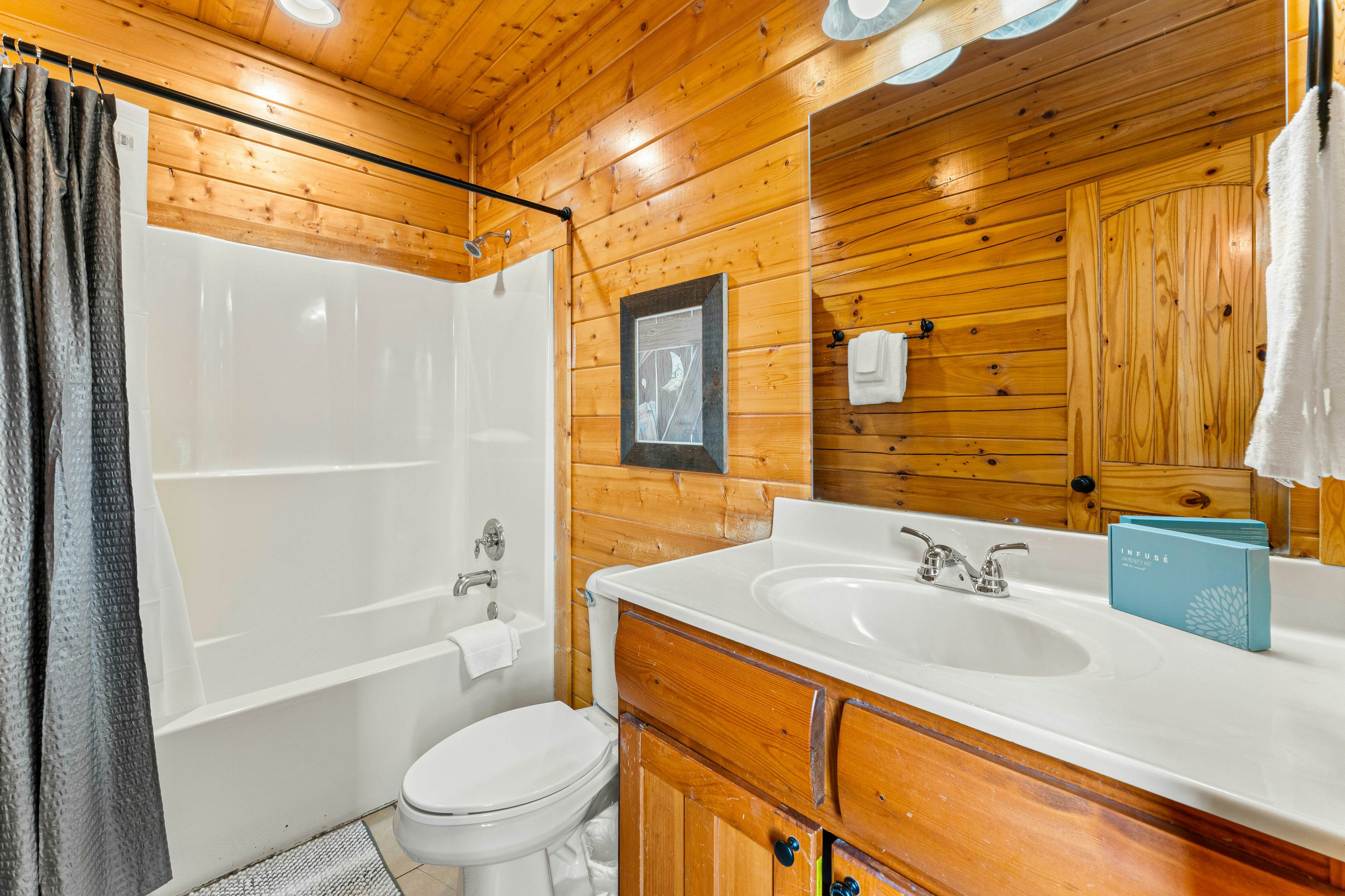 Amazing cabin sleeping 58 w/dual 7-person hot tubs, billiards, theater - attraction tickets!