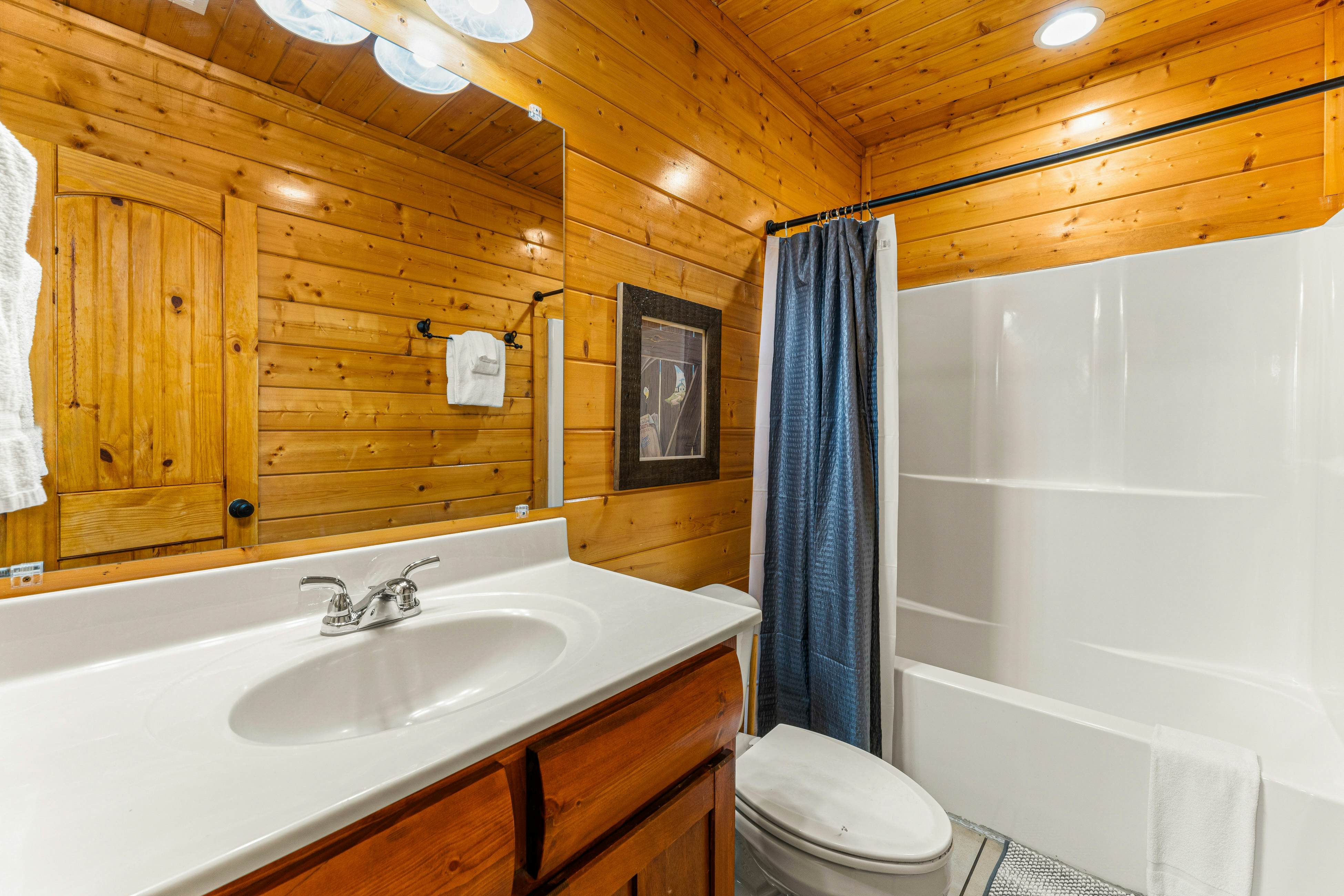 Amazing cabin sleeping 58 w/dual 7-person hot tubs, billiards, theater - attraction tickets!