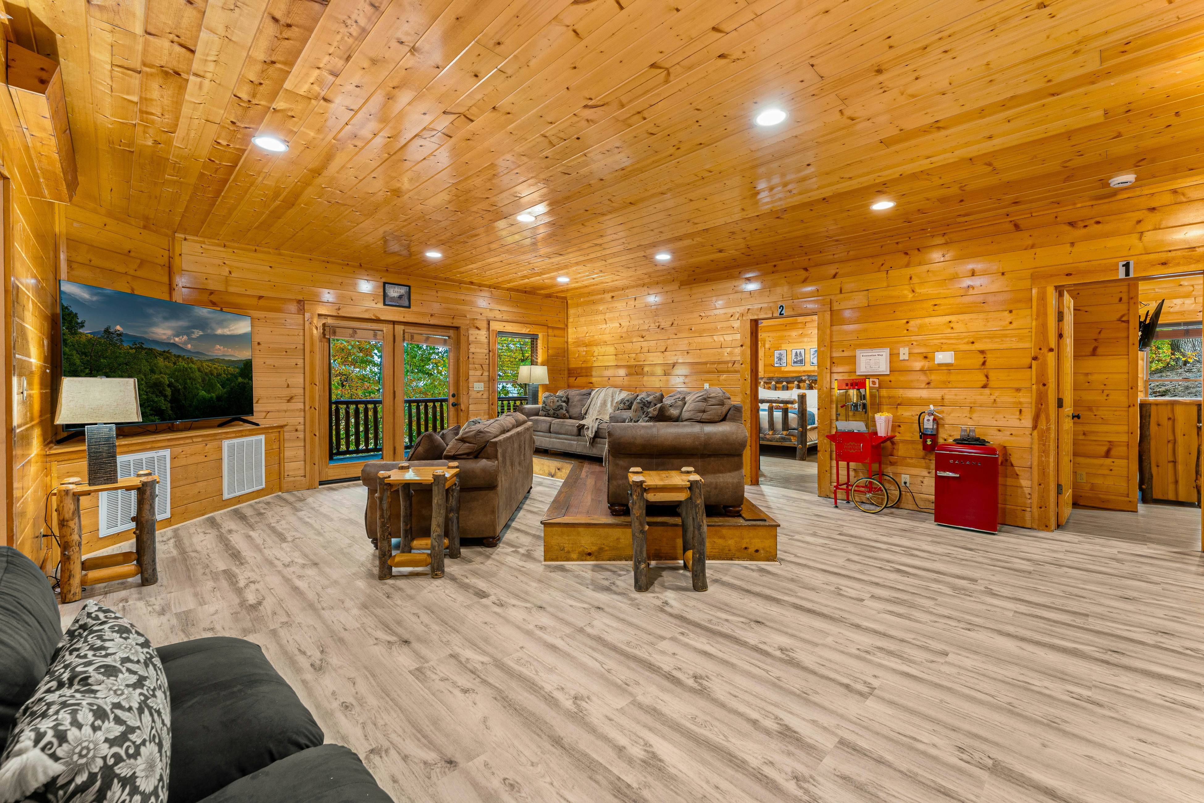 Amazing cabin sleeping 58 w/dual 7-person hot tubs, billiards, theater - attraction tickets!