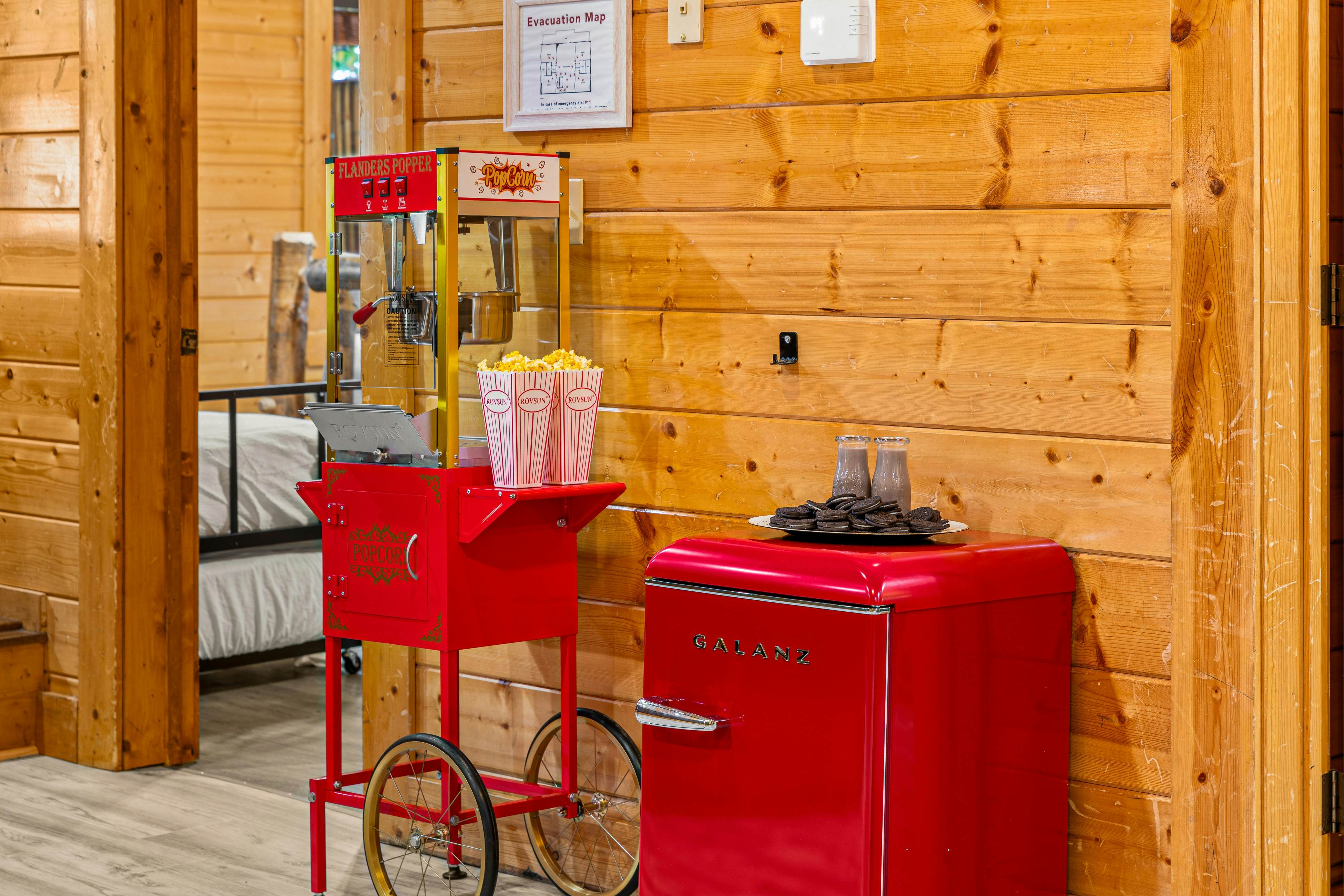 Amazing cabin sleeping 58 w/dual 7-person hot tubs, billiards, theater - attraction tickets!