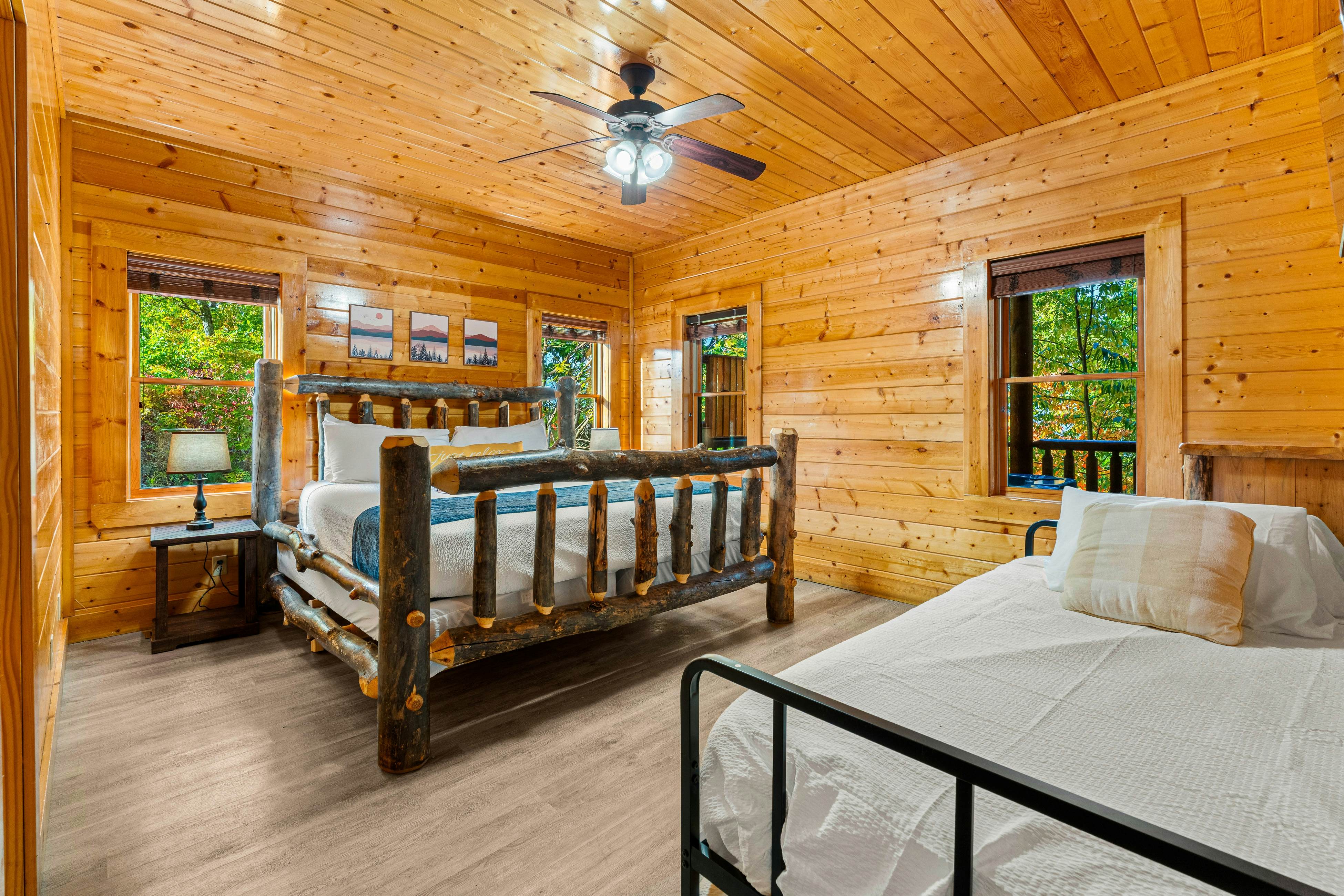 Amazing cabin sleeping 58 w/dual 7-person hot tubs, billiards, theater - attraction tickets!