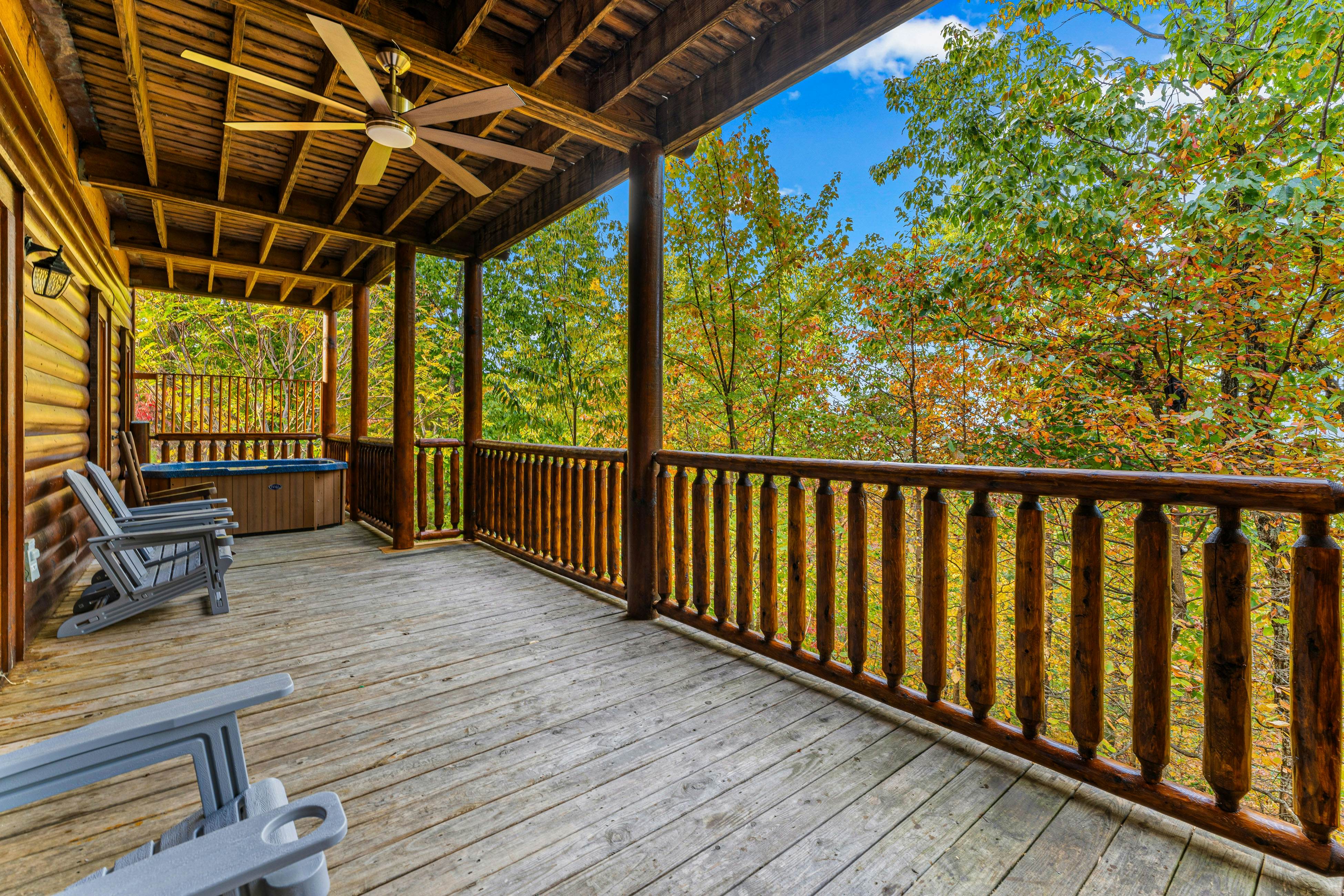 Amazing cabin sleeping 58 w/dual 7-person hot tubs, billiards, theater - attraction tickets!
