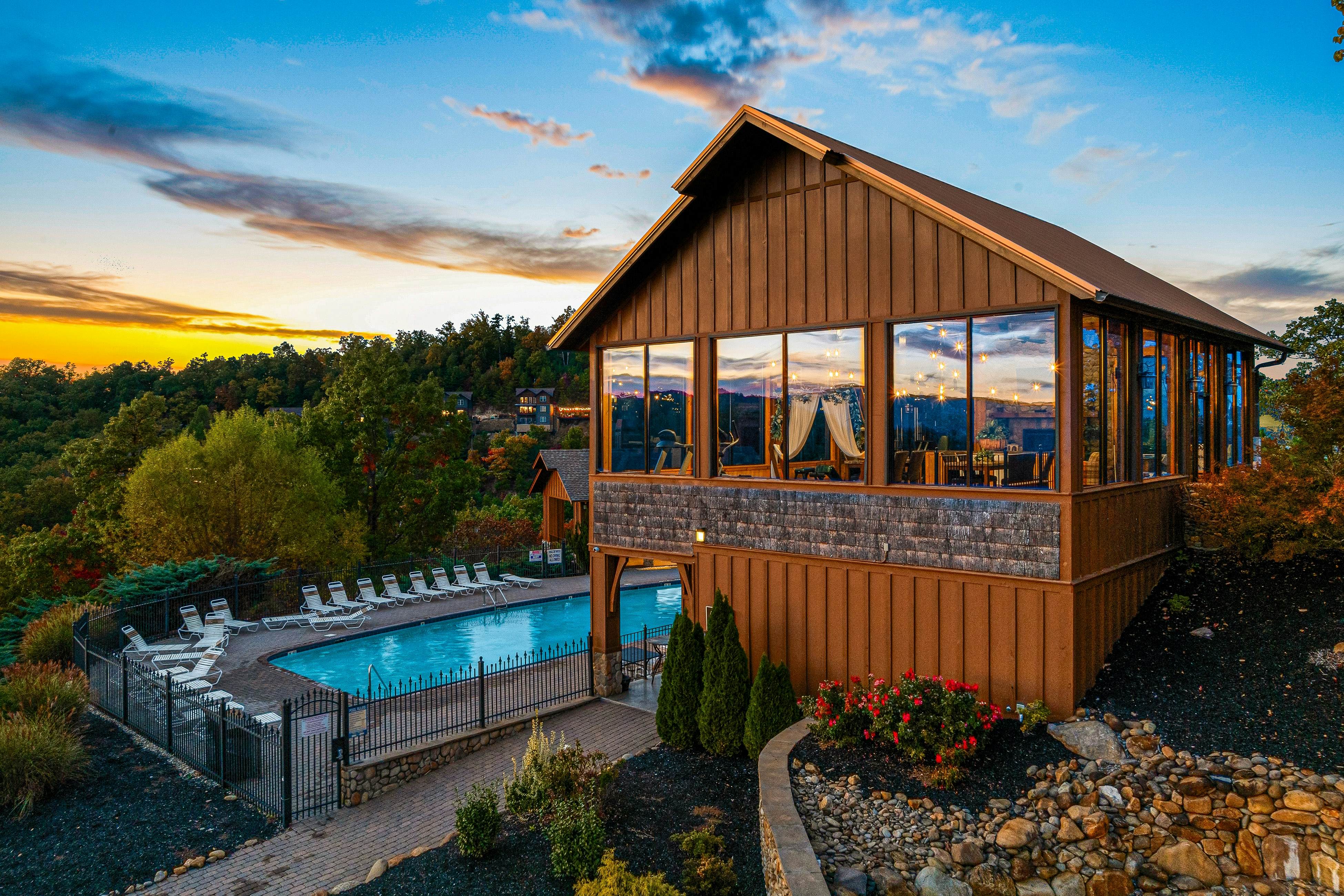 Amazing cabin sleeping 58 w/dual 7-person hot tubs, billiards, theater - attraction tickets!