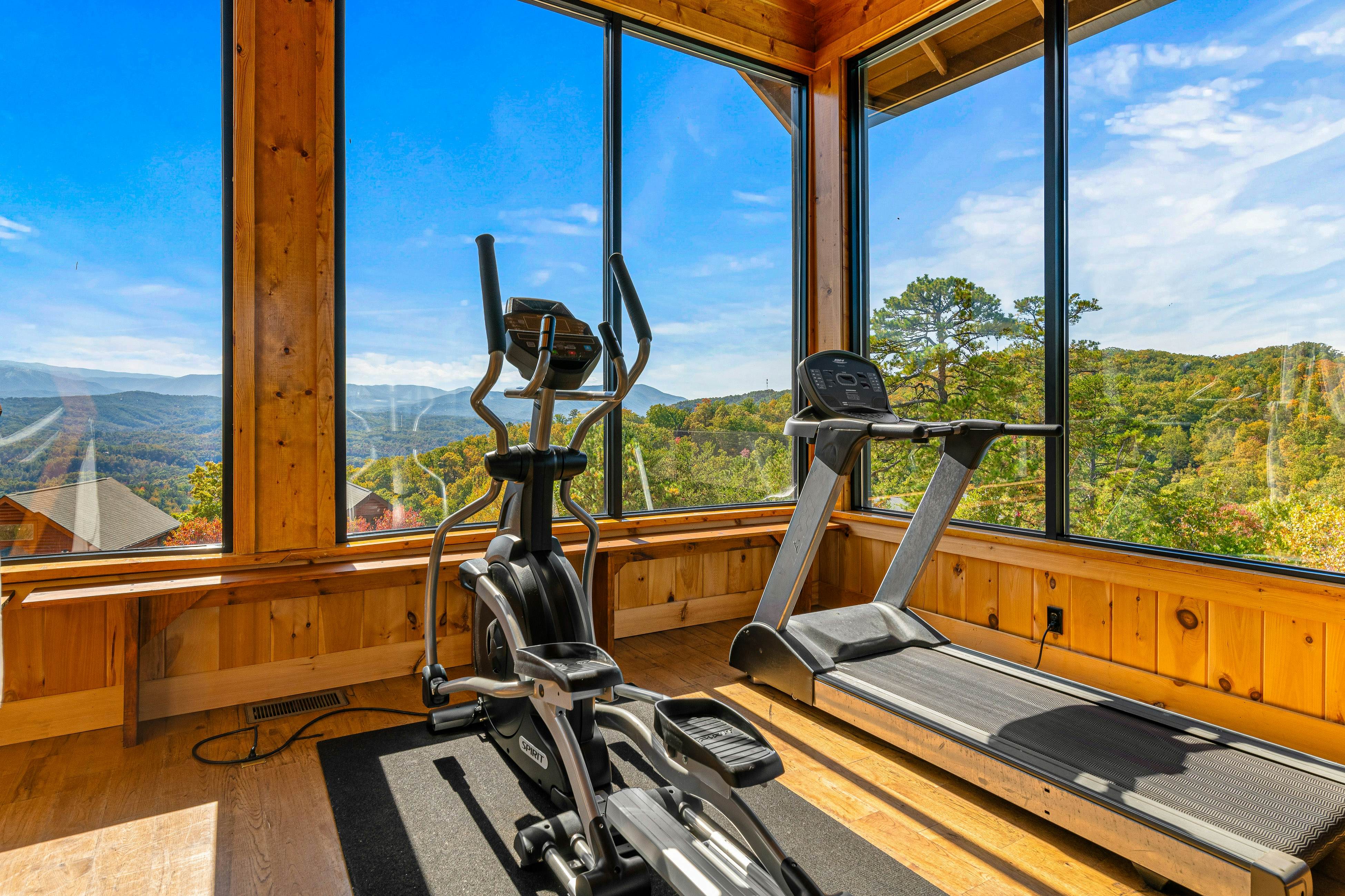 Amazing cabin sleeping 58 w/dual 7-person hot tubs, billiards, theater - attraction tickets!