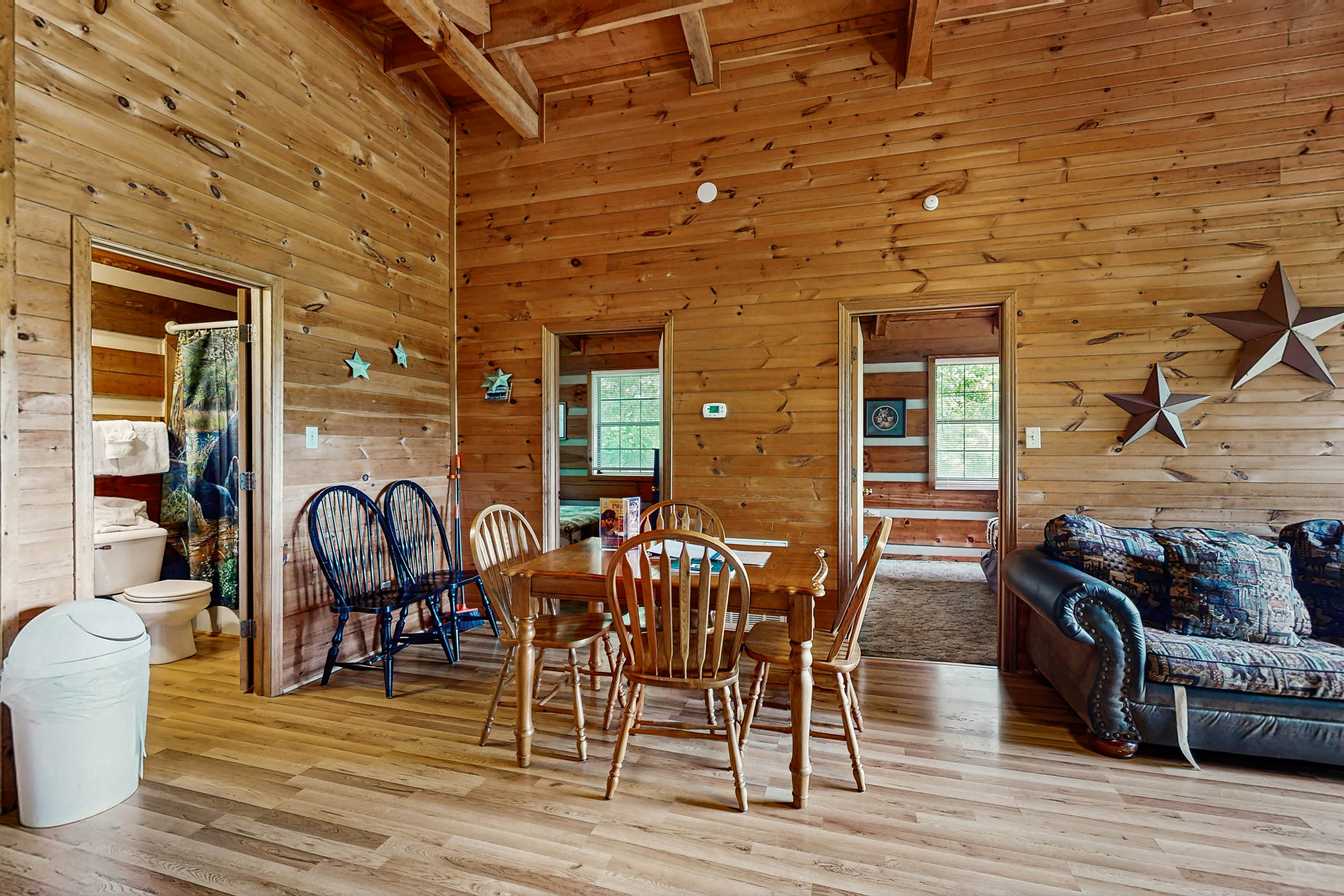 Secluded Home w/ Free Attraction TIckets, Sweeping Mountain Views & Dog-Friendly